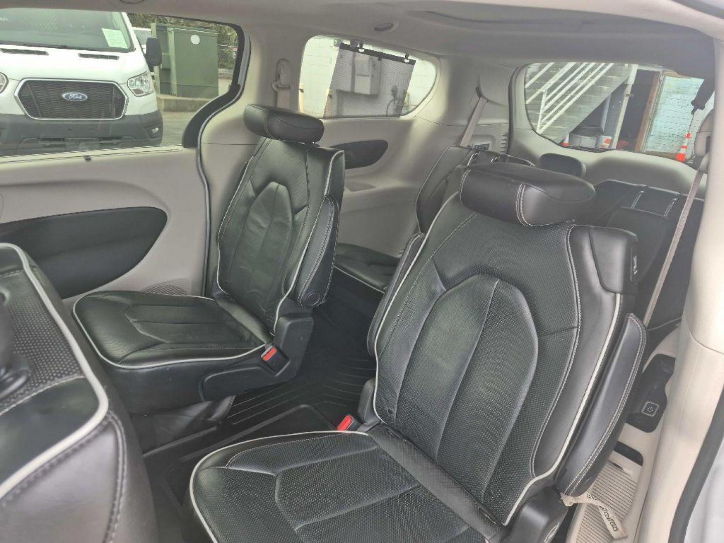 2021 WHITE CHRYSLER PACIFICA LIMITED (2C4RC3GG5MR) with an 3.6L engine, Automatic transmission, located at 929 East 8th Ave, Anchorage, AK, 99501, (907) 274-2277, 61.214783, -149.866074 - Photo#3