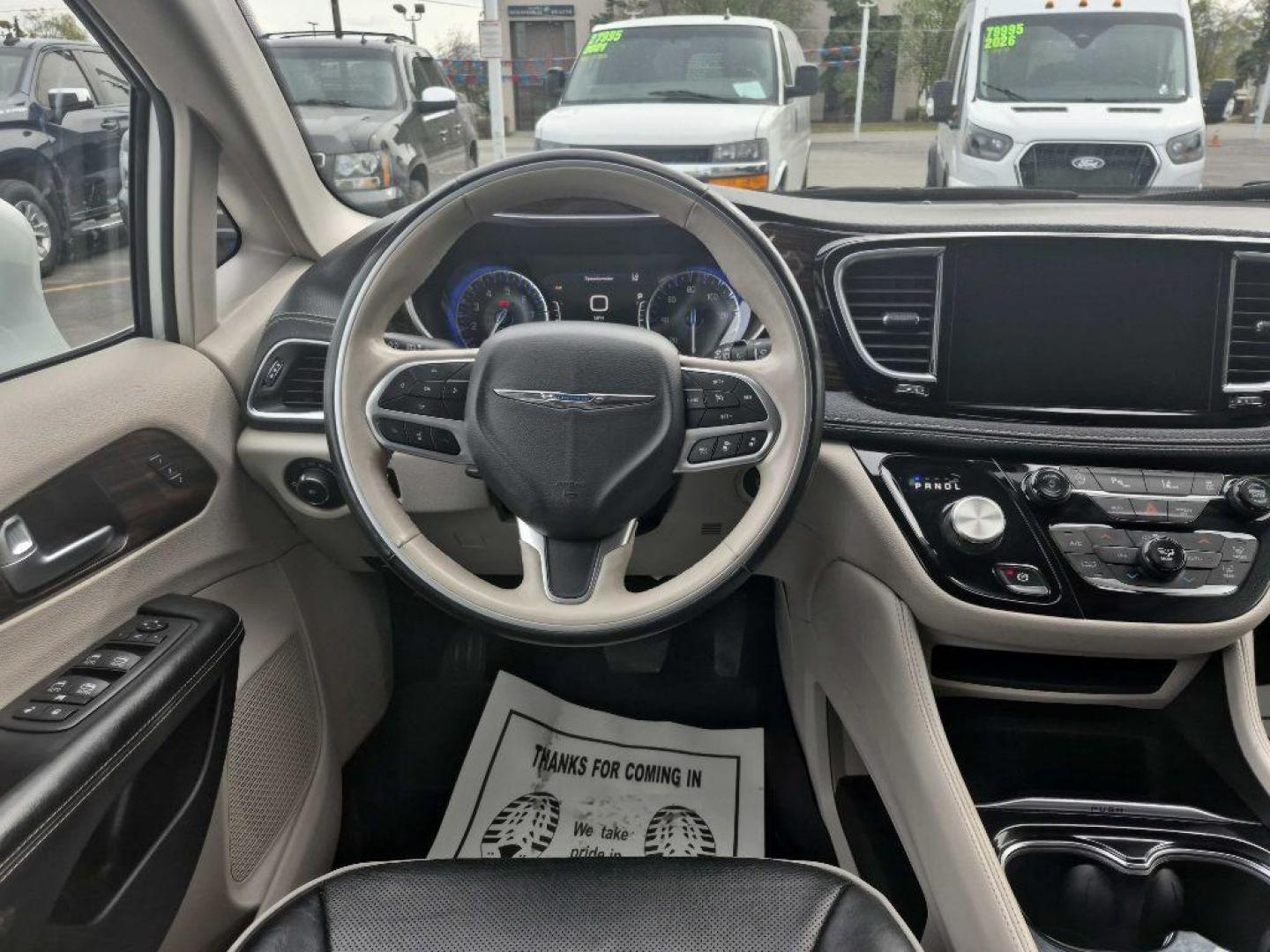2021 WHITE CHRYSLER PACIFICA LIMITED (2C4RC3GG5MR) with an 3.6L engine, Automatic transmission, located at 929 East 8th Ave, Anchorage, AK, 99501, (907) 274-2277, 61.214783, -149.866074 - Photo#4