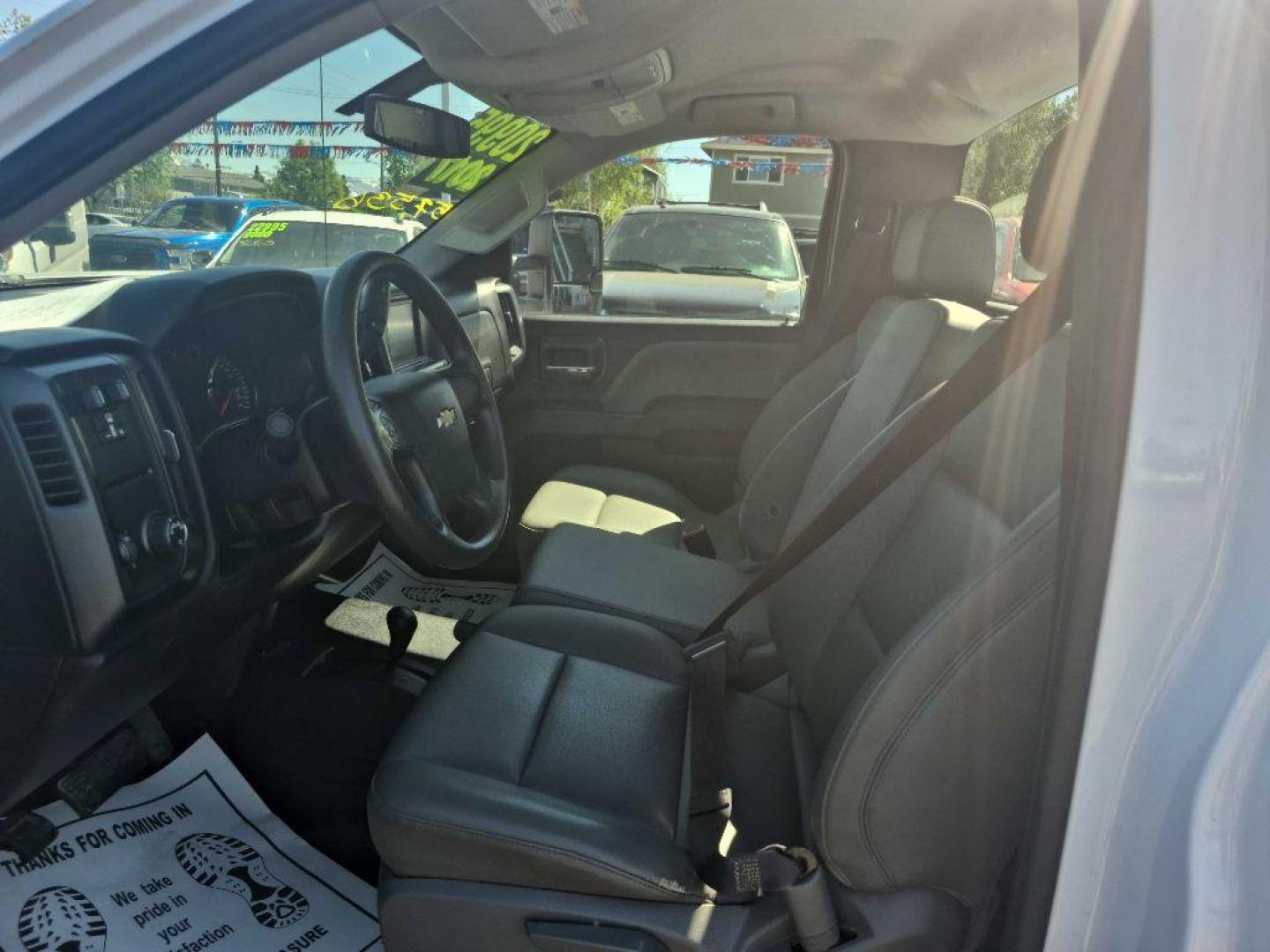 2017 WHITE CHEVROLET SILVERADO 1500 (1GCNKNEC1HZ) with an 5.3L engine, Automatic transmission, located at 929 East 8th Ave, Anchorage, AK, 99501, (907) 274-2277, 61.214783, -149.866074 - Photo#3