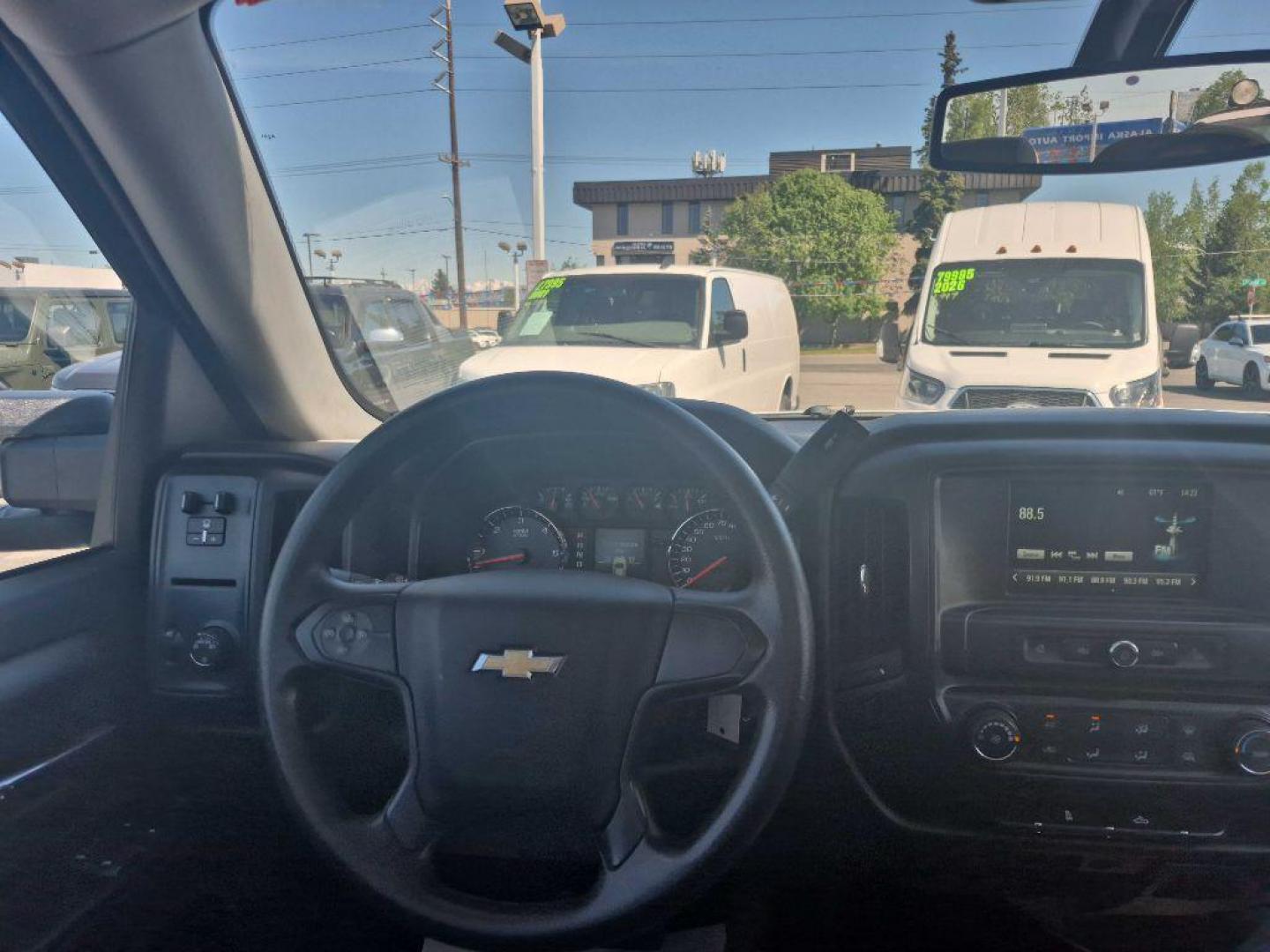 2017 WHITE CHEVROLET SILVERADO 1500 (1GCNKNEC1HZ) with an 5.3L engine, Automatic transmission, located at 929 East 8th Ave, Anchorage, AK, 99501, (907) 274-2277, 61.214783, -149.866074 - Photo#4