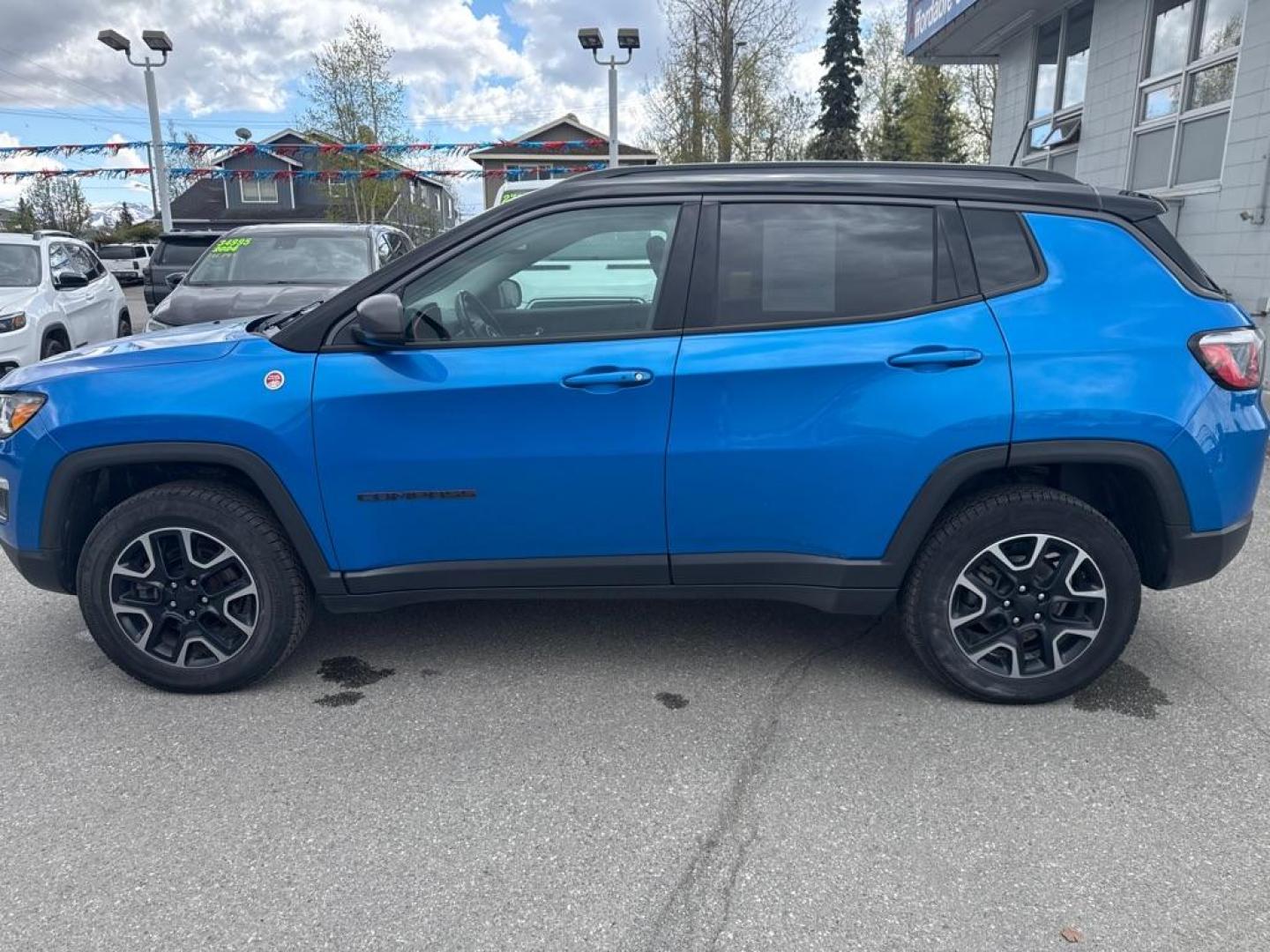 2018 BLUE JEEP COMPASS TRAILHAWK (3C4NJDDB0JT) with an 2.4L engine, Automatic transmission, located at 929 East 8th Ave, Anchorage, AK, 99501, (907) 274-2277, 61.214783, -149.866074 - Photo#1