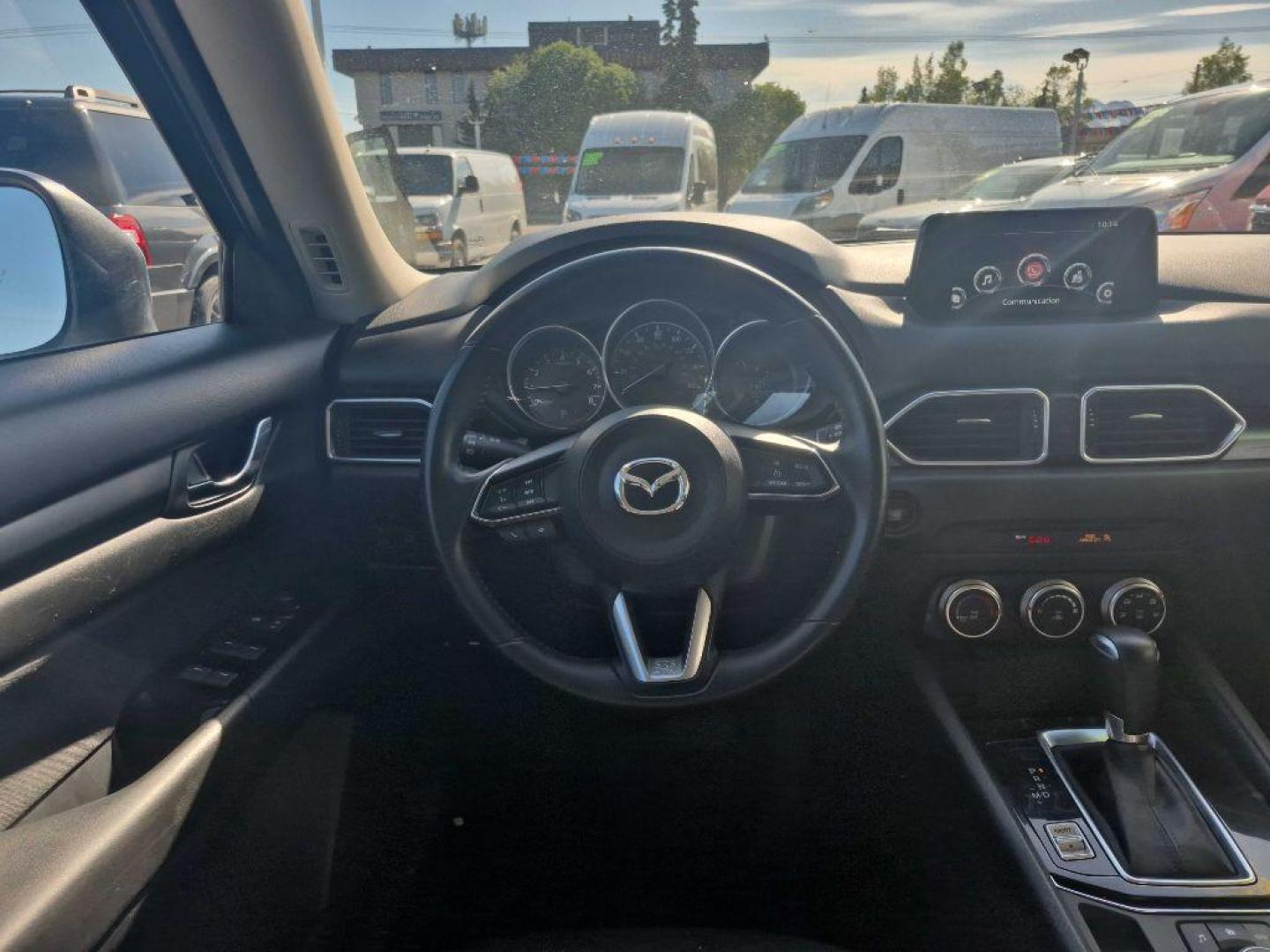 2019 WHITE MAZDA CX-5 SPORT (JM3KFABM8K1) with an 2.5L engine, Automatic transmission, located at 929 East 8th Ave, Anchorage, AK, 99501, (907) 274-2277, 61.214783, -149.866074 - Photo#4