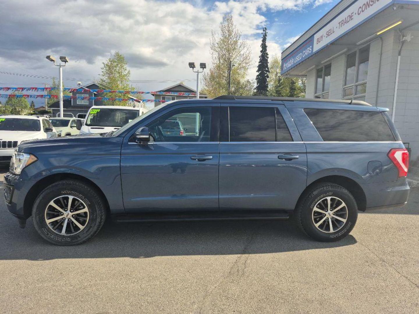 2018 BLUE FORD EXPEDITION MAX XLT (1FMJK1JT1JE) with an 3.5L engine, Automatic transmission, located at 929 East 8th Ave, Anchorage, AK, 99501, (907) 274-2277, 61.214783, -149.866074 - Photo#1