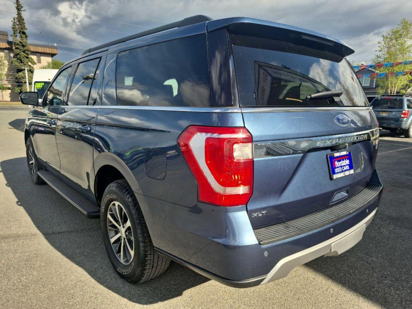 2018 BLUE FORD EXPEDITION MAX XLT (1FMJK1JT1JE) with an 3.5L engine, Automatic transmission, located at 929 East 8th Ave, Anchorage, AK, 99501, (907) 274-2277, 61.214783, -149.866074 - Photo#2