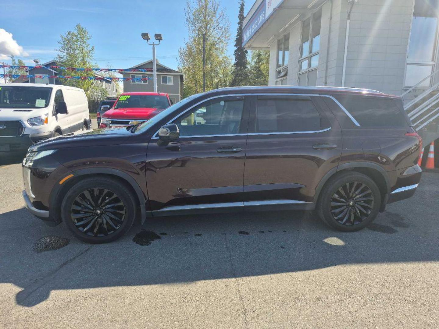 2023 RED HYUNDAI PALISADE LIMITED (KM8R5DGE9PU) with an 3.8L engine, Automatic transmission, located at 929 East 8th Ave, Anchorage, AK, 99501, (907) 274-2277, 61.214783, -149.866074- Photo#1