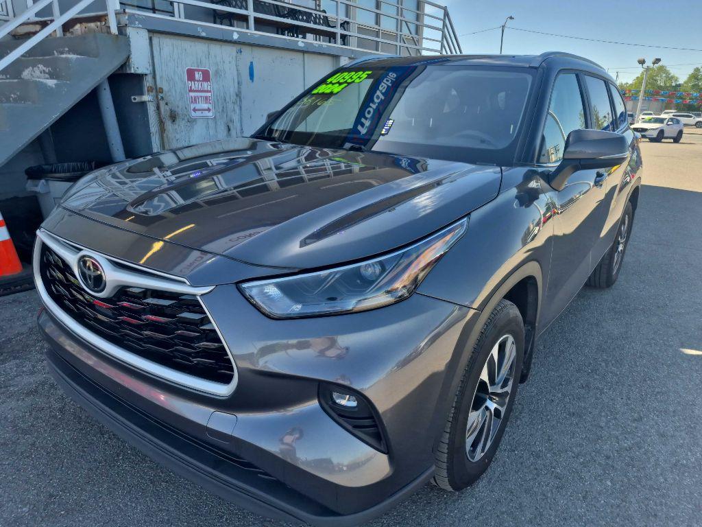 photo of 2024 TOYOTA HIGHLANDER LE