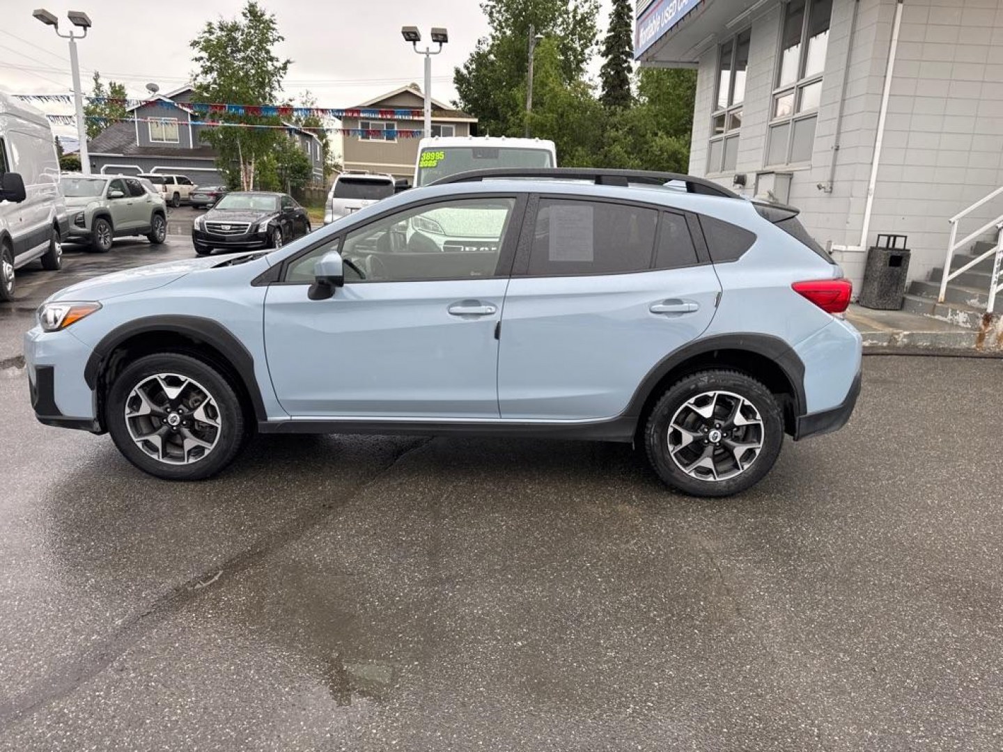 2018 BLUE SUBARU CROSSTREK PREMIUM (JF2GTADCXJH) with an 2.0L engine, Automatic transmission, located at 929 East 8th Ave, Anchorage, AK, 99501, (907) 274-2277, 61.214783, -149.866074- Photo#1