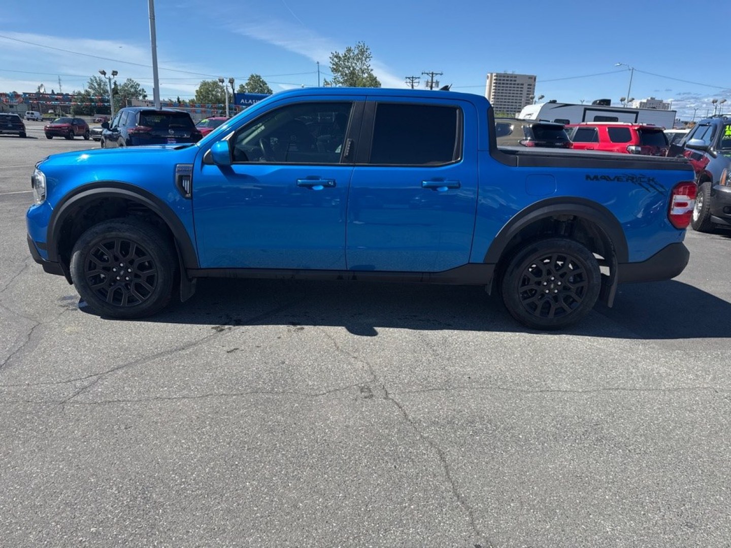 2022 BLUE FORD MAVERICK XL (3FTTW8E9XNR) with an 2.0L engine, Automatic transmission, located at 929 East 8th Ave, Anchorage, AK, 99501, (907) 274-2277, 61.214783, -149.866074- Photo#1