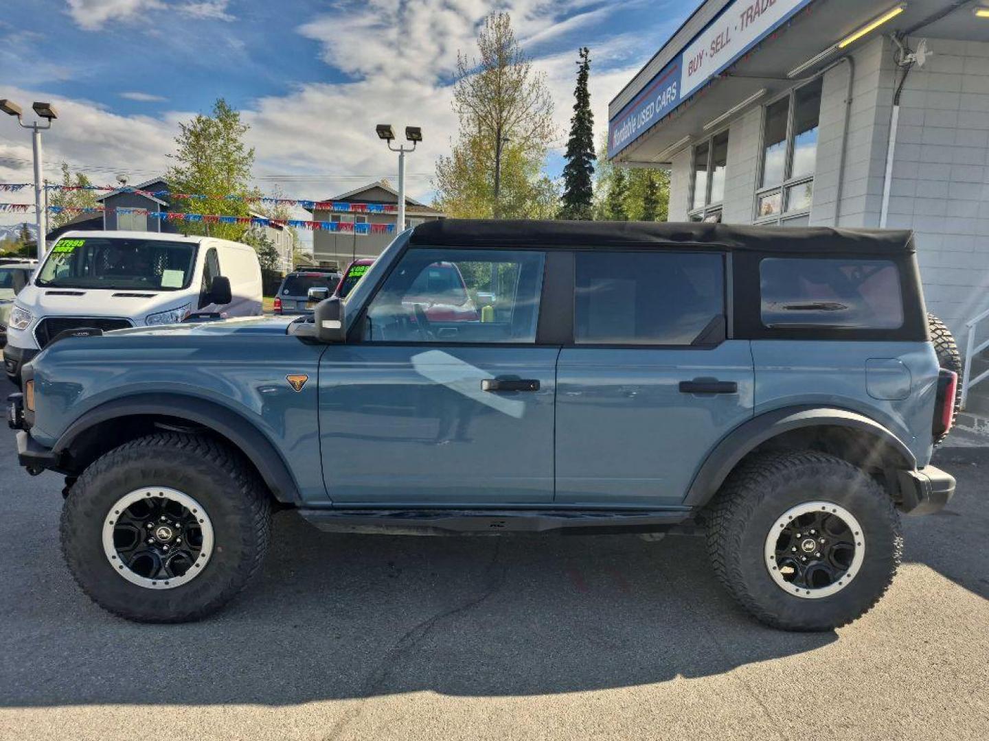 2022 BLUE FORD BRONCO BASE (1FMEE5DH2NL) with an 2.3L engine, Automatic transmission, located at 929 East 8th Ave, Anchorage, AK, 99501, (907) 274-2277, 61.214783, -149.866074 - Photo#1