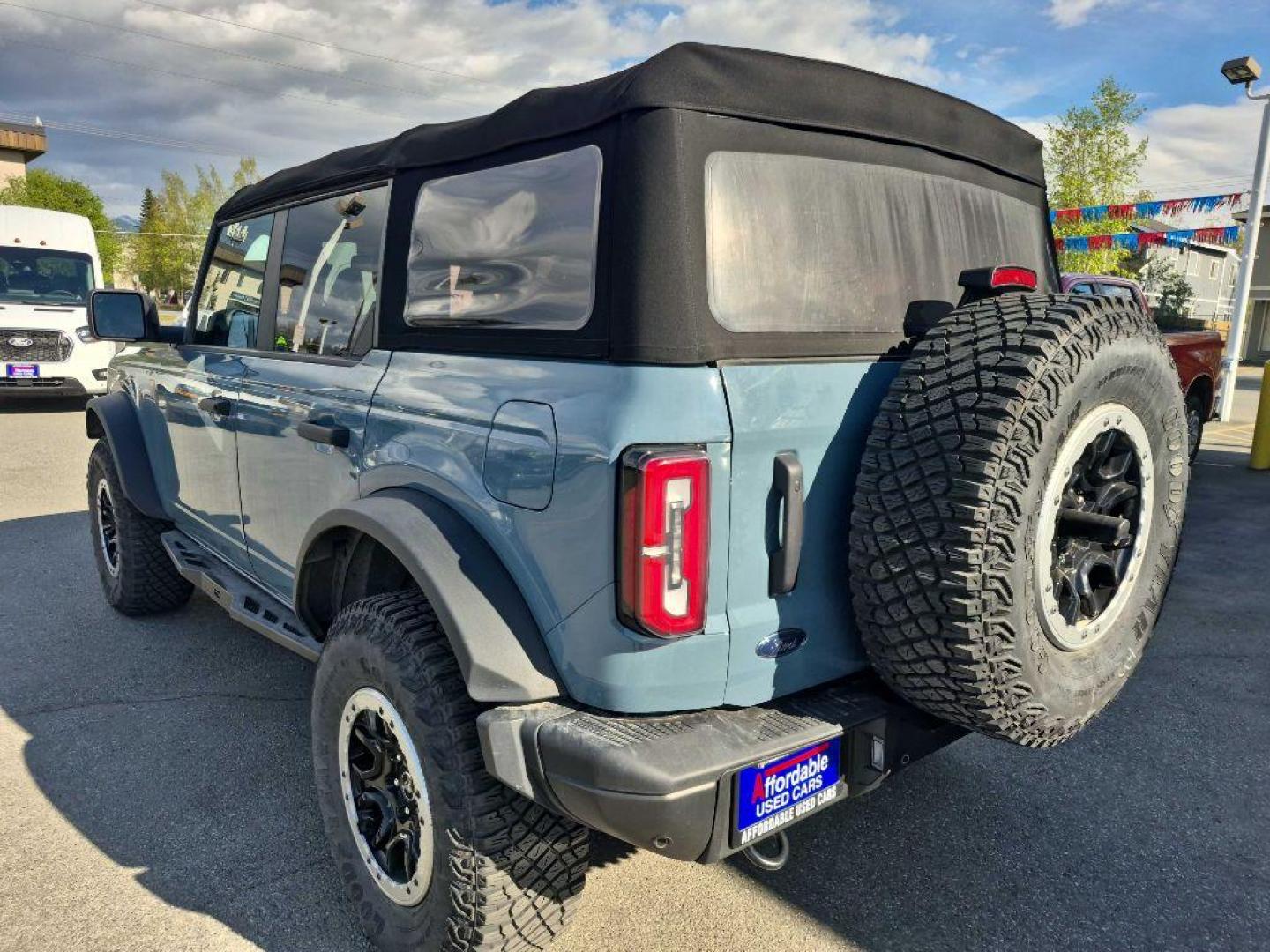 2022 BLUE FORD BRONCO BASE (1FMEE5DH2NL) with an 2.3L engine, Automatic transmission, located at 929 East 8th Ave, Anchorage, AK, 99501, (907) 274-2277, 61.214783, -149.866074 - Photo#2