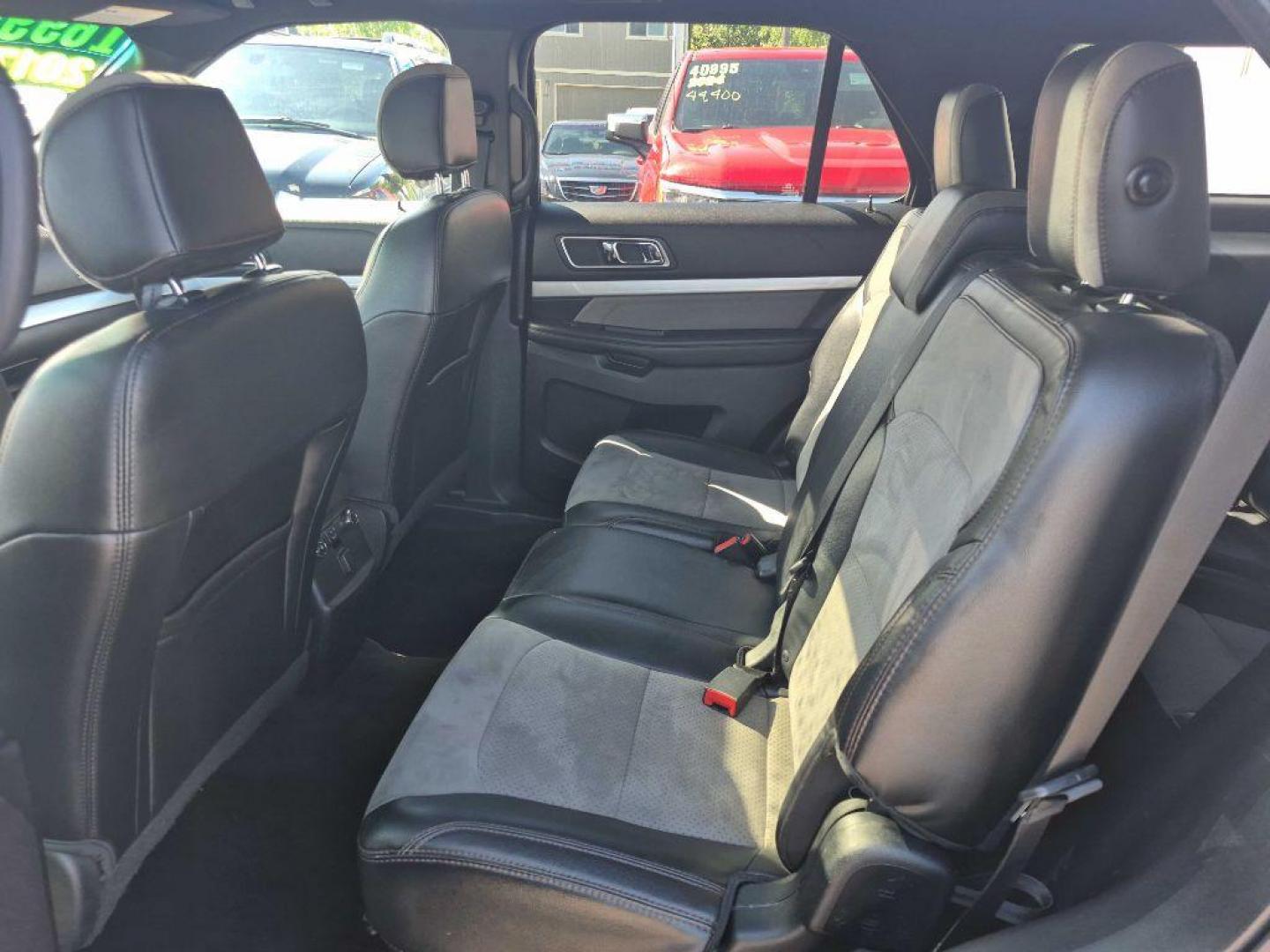 2017 BLACK FORD EXPLORER XLT (1FM5K8D8XHG) with an 3.5L engine, Automatic transmission, located at 929 East 8th Ave, Anchorage, AK, 99501, (907) 274-2277, 61.214783, -149.866074- Photo#3