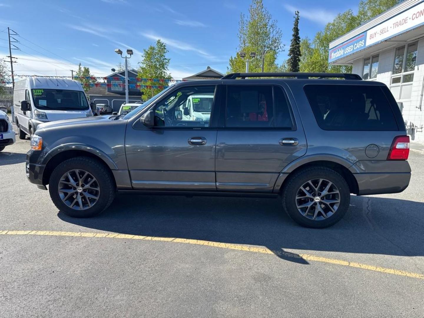 2017 GRAY FORD EXPEDITION LIMITED (1FMJU2AT6HE) with an 3.5L engine, Automatic transmission, located at 929 East 8th Ave, Anchorage, AK, 99501, (907) 274-2277, 61.214783, -149.866074 - Photo#1