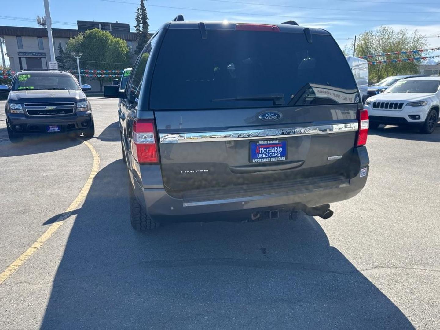 2017 GRAY FORD EXPEDITION LIMITED (1FMJU2AT6HE) with an 3.5L engine, Automatic transmission, located at 929 East 8th Ave, Anchorage, AK, 99501, (907) 274-2277, 61.214783, -149.866074 - Photo#4