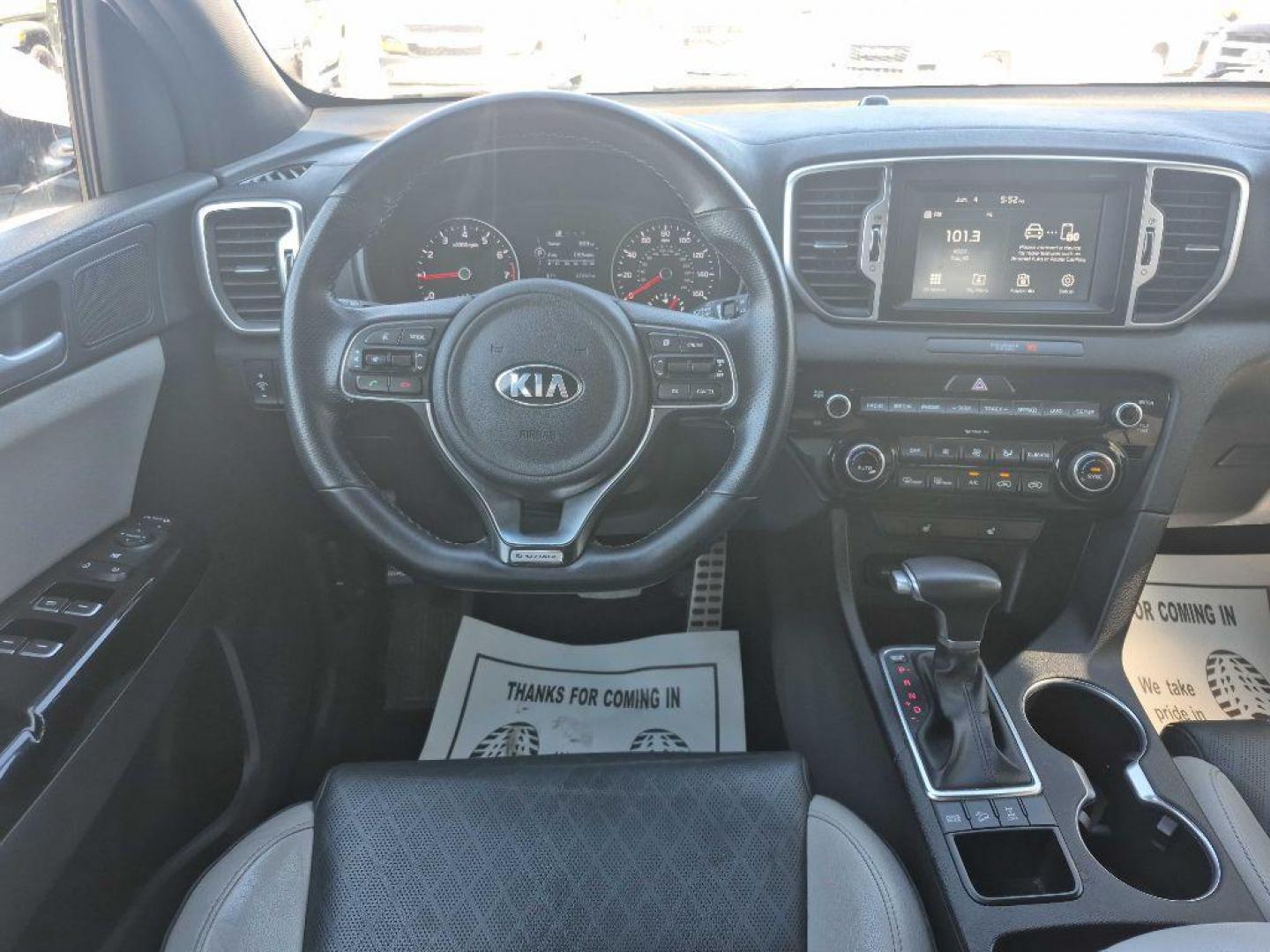 2018 WHITE KIA SPORTAGE EX (KNDPNCAC6J7) with an 2.4L engine, Automatic transmission, located at 929 East 8th Ave, Anchorage, AK, 99501, (907) 274-2277, 61.214783, -149.866074 - Photo#4