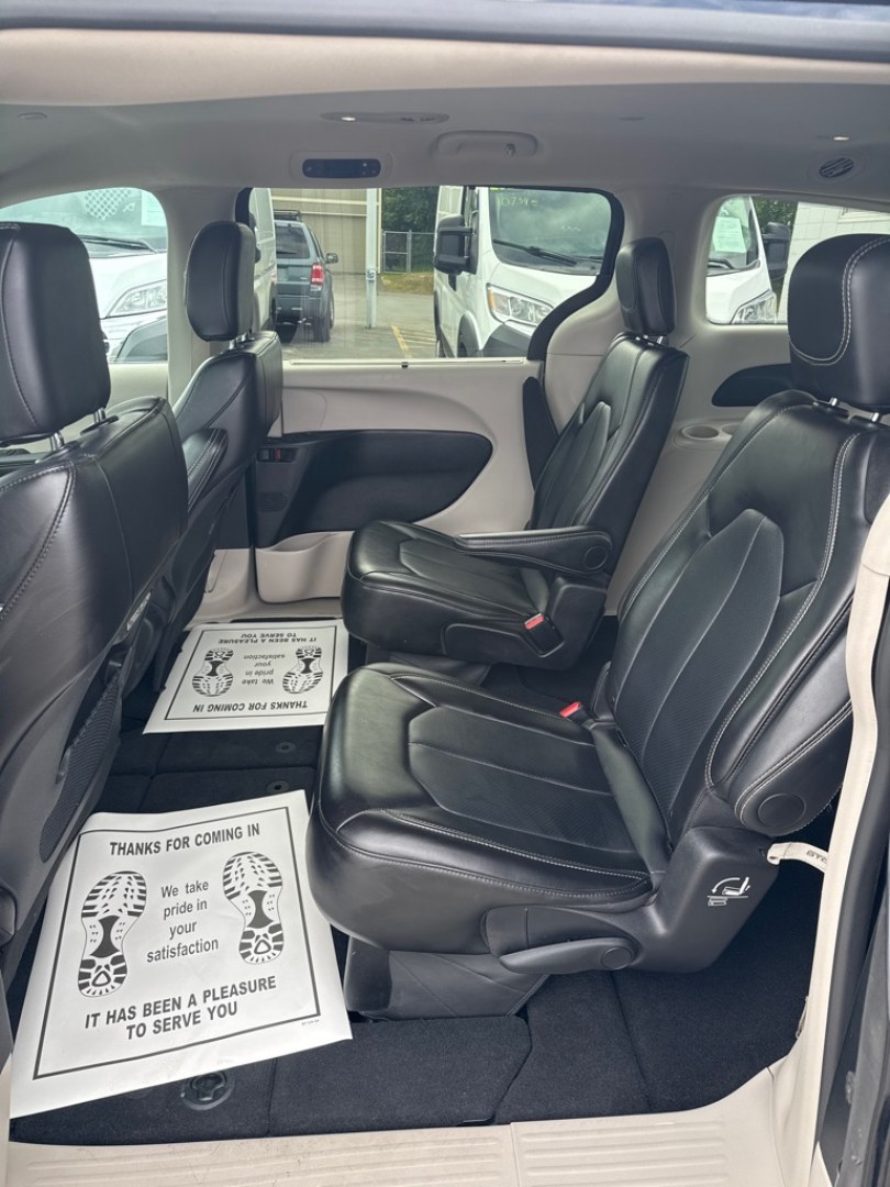 2024 BLACK CHRYSLER PACIFICA TOURING L (2C4RC1BG4RR) with an 3.6L engine, Automatic transmission, located at 929 East 8th Ave, Anchorage, AK, 99501, (907) 274-2277, 61.214783, -149.866074- Photo#2