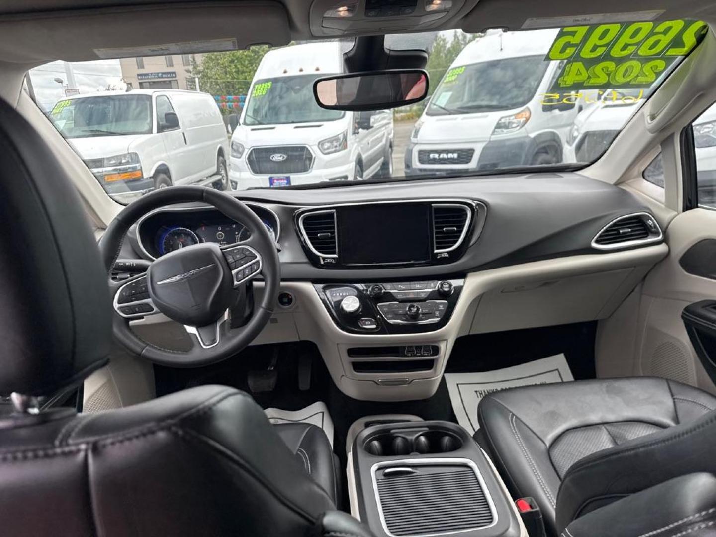 2024 BLACK CHRYSLER PACIFICA TOURING L (2C4RC1BG4RR) with an 3.6L engine, Automatic transmission, located at 929 East 8th Ave, Anchorage, AK, 99501, (907) 274-2277, 61.214783, -149.866074 - Photo#2