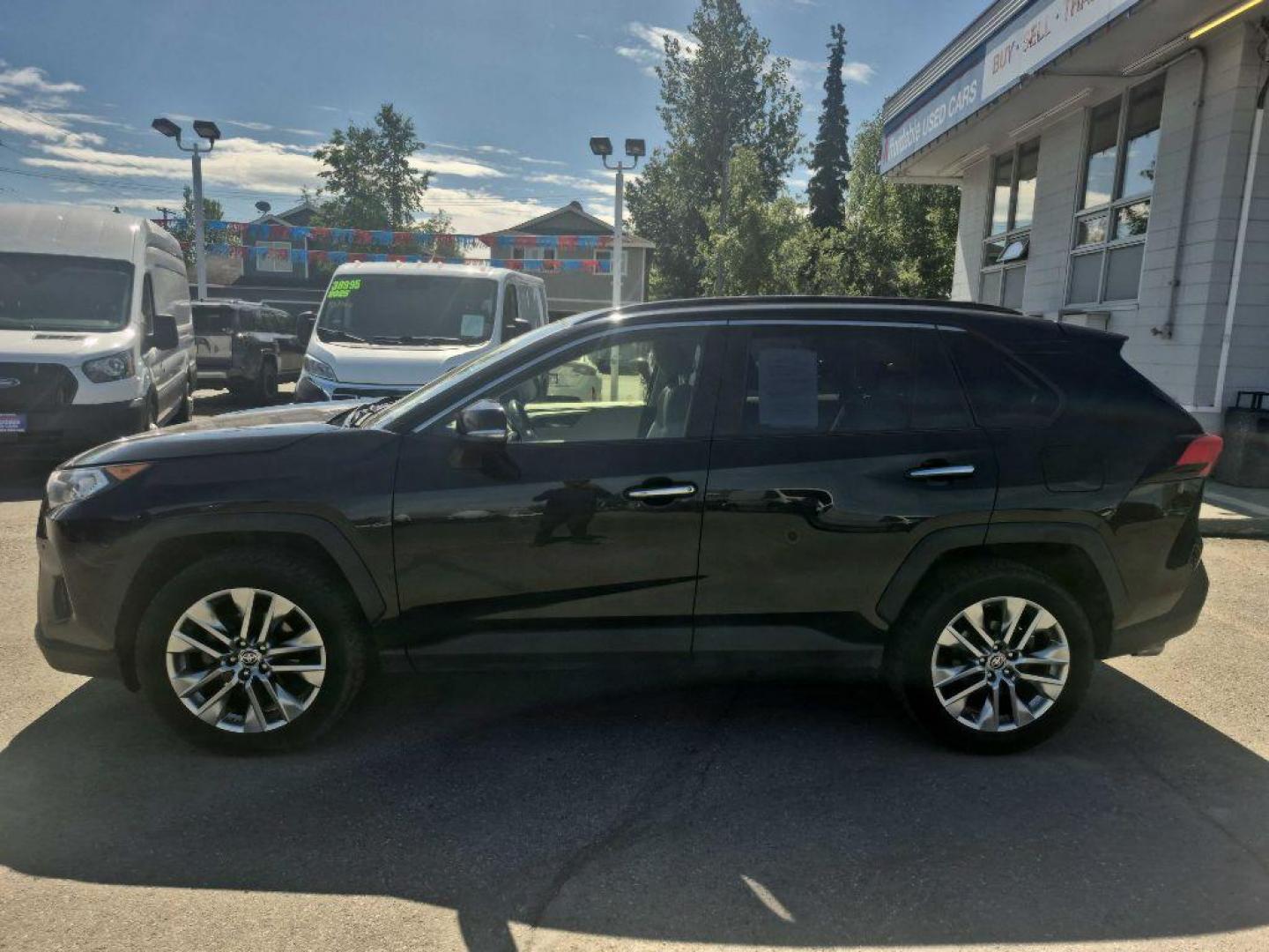 2020 BLACK TOYOTA RAV4 LIMITED (JTMN1RFV1LJ) with an 2.5L engine, Automatic transmission, located at 929 East 8th Ave, Anchorage, AK, 99501, (907) 274-2277, 61.214783, -149.866074 - Photo#1