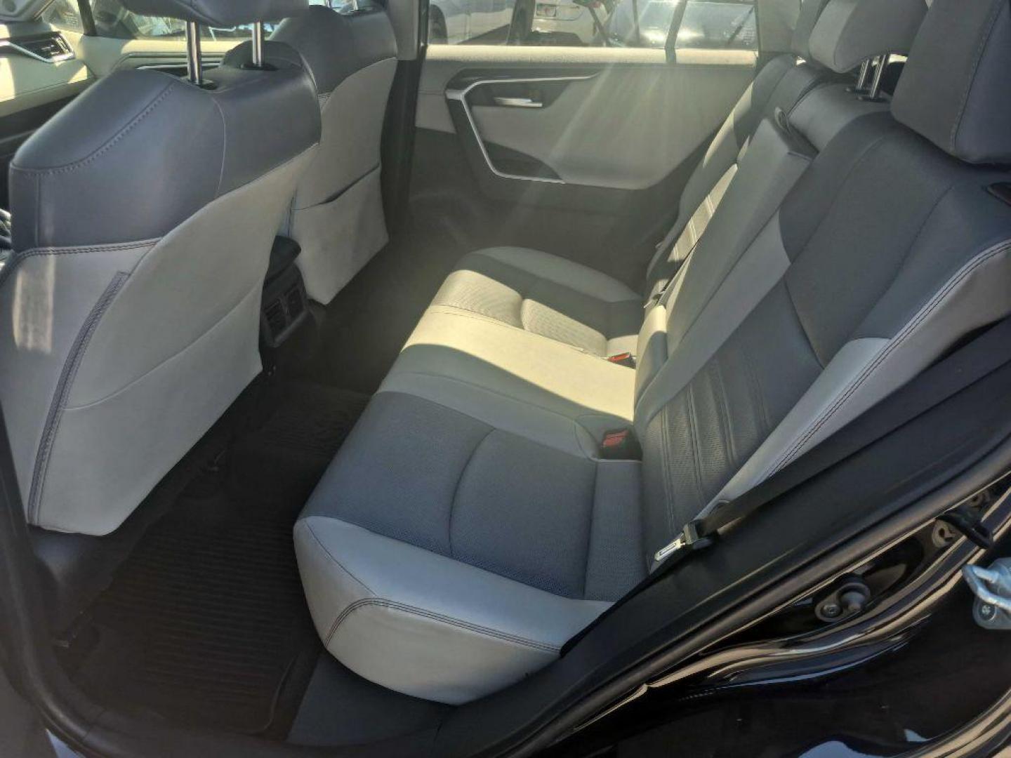 2020 BLACK TOYOTA RAV4 LIMITED (JTMN1RFV1LJ) with an 2.5L engine, Automatic transmission, located at 929 East 8th Ave, Anchorage, AK, 99501, (907) 274-2277, 61.214783, -149.866074 - Photo#3
