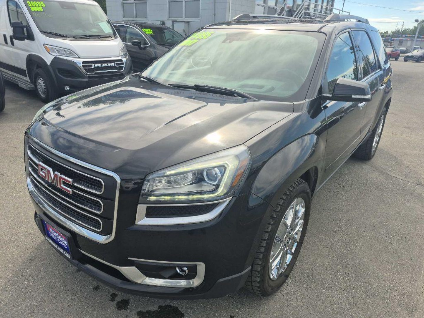 2017 GRAY GMC ACADIA LIMITED SLT-2 (1GKKVSKD7HJ) with an 3.6L engine, Automatic transmission, located at 929 East 8th Ave, Anchorage, AK, 99501, (907) 274-2277, 61.214783, -149.866074- Photo#0