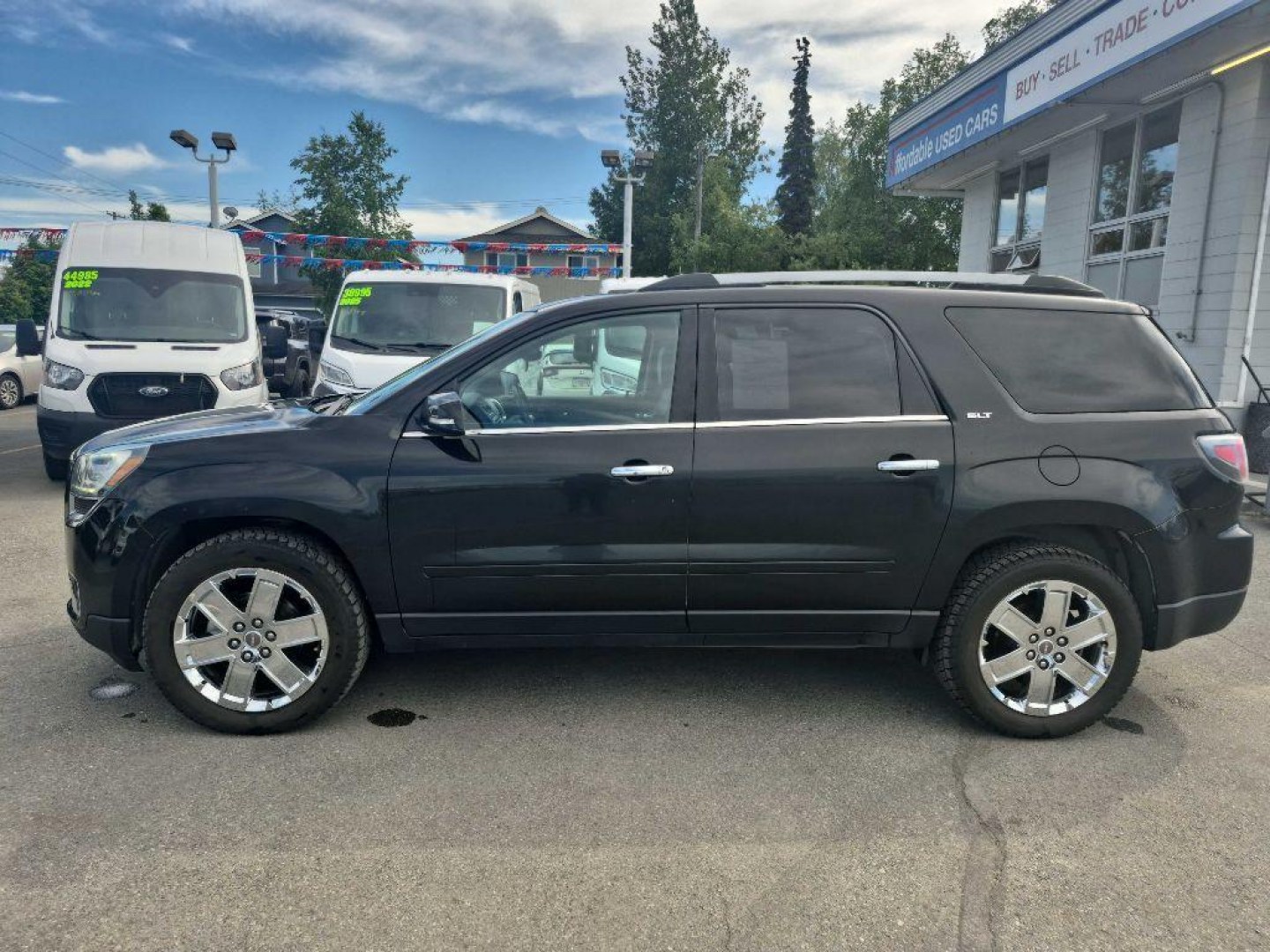 2017 GRAY GMC ACADIA LIMITED SLT-2 (1GKKVSKD7HJ) with an 3.6L engine, Automatic transmission, located at 929 East 8th Ave, Anchorage, AK, 99501, (907) 274-2277, 61.214783, -149.866074- Photo#1