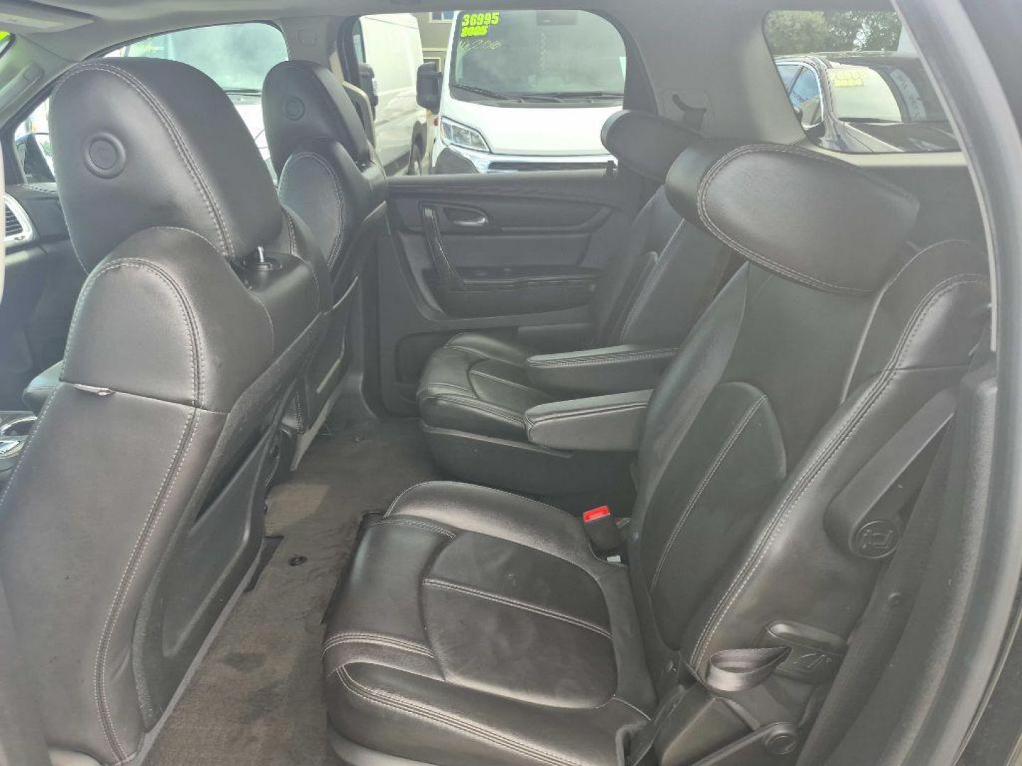 2017 GRAY GMC ACADIA LIMITED SLT-2 (1GKKVSKD7HJ) with an 3.6L engine, Automatic transmission, located at 929 East 8th Ave, Anchorage, AK, 99501, (907) 274-2277, 61.214783, -149.866074- Photo#3