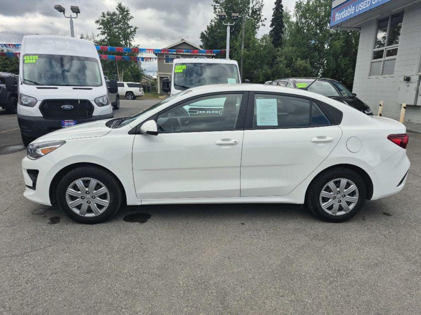 2022 WHITE KIA RIO LX (3KPA24ADXNE) with an 1.6L engine, Continuously Variable transmission, located at 929 East 8th Ave, Anchorage, AK, 99501, (907) 274-2277, 61.214783, -149.866074 - Photo#1