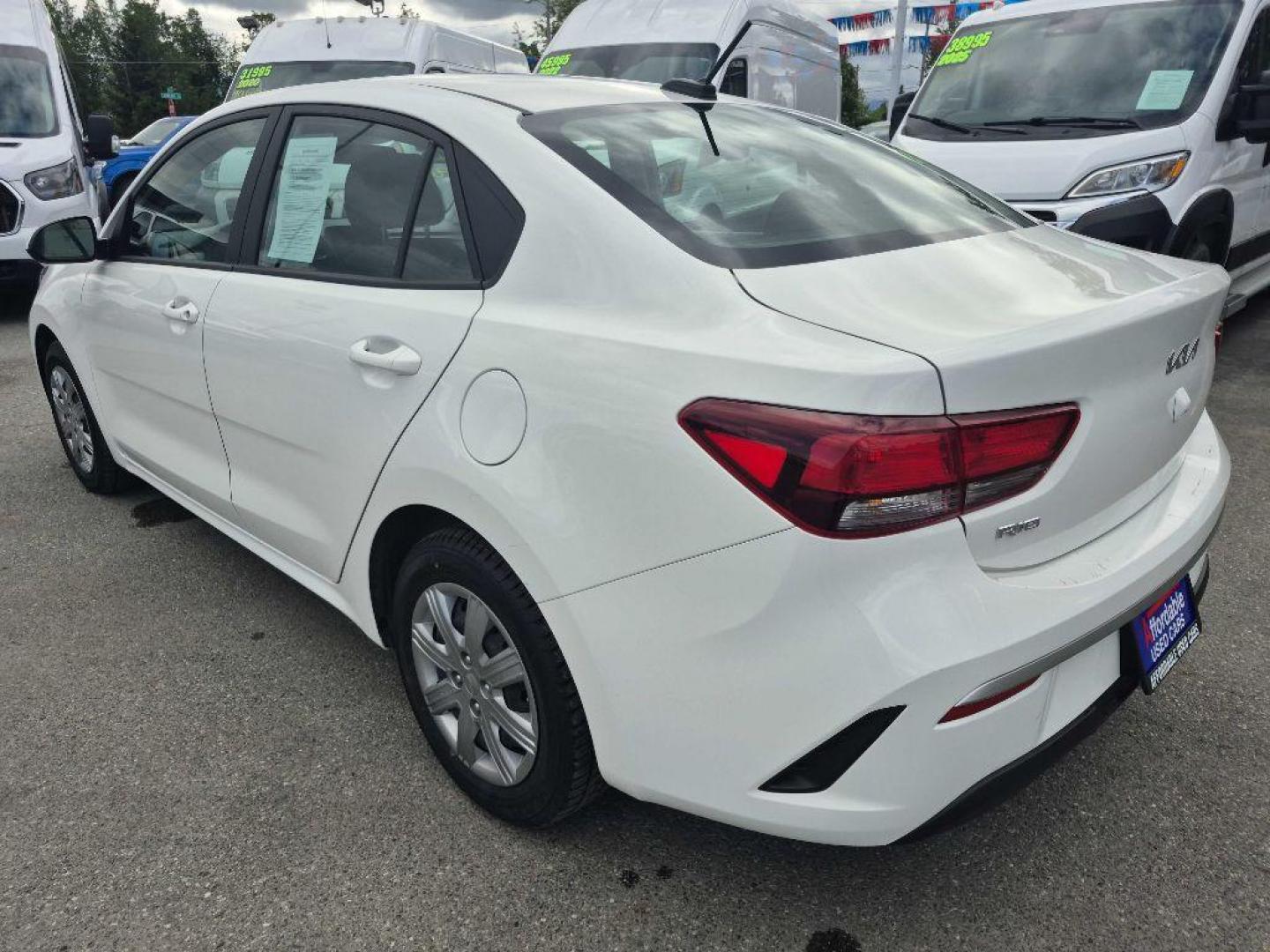2022 WHITE KIA RIO LX (3KPA24ADXNE) with an 1.6L engine, Continuously Variable transmission, located at 929 East 8th Ave, Anchorage, AK, 99501, (907) 274-2277, 61.214783, -149.866074 - Photo#2