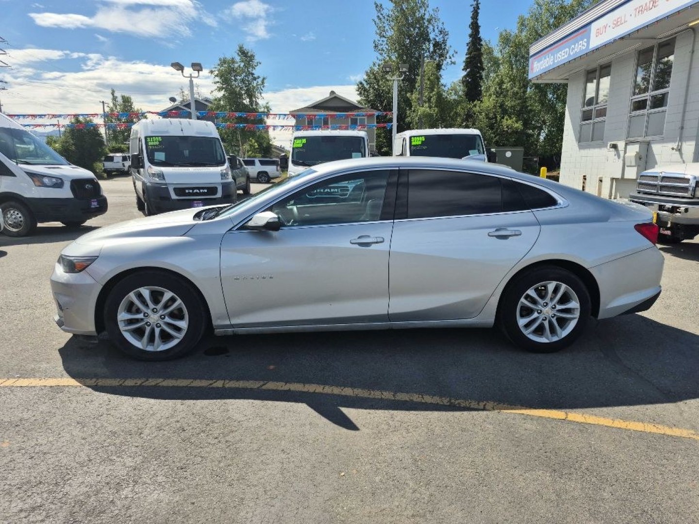 2018 SILVER CHEVROLET MALIBU LT (1G1ZD5ST7JF) with an 1.5L engine, Automatic transmission, located at 929 East 8th Ave, Anchorage, AK, 99501, (907) 274-2277, 61.214783, -149.866074- Photo#1