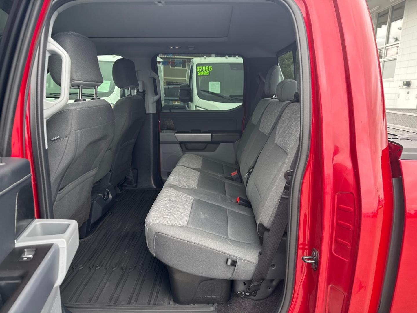 2022 RED FORD F150 SUPERCREW (1FTFW1E57NK) with an 5.0L engine, Automatic transmission, located at 929 East 8th Ave, Anchorage, AK, 99501, (907) 274-2277, 61.214783, -149.866074- Photo#2