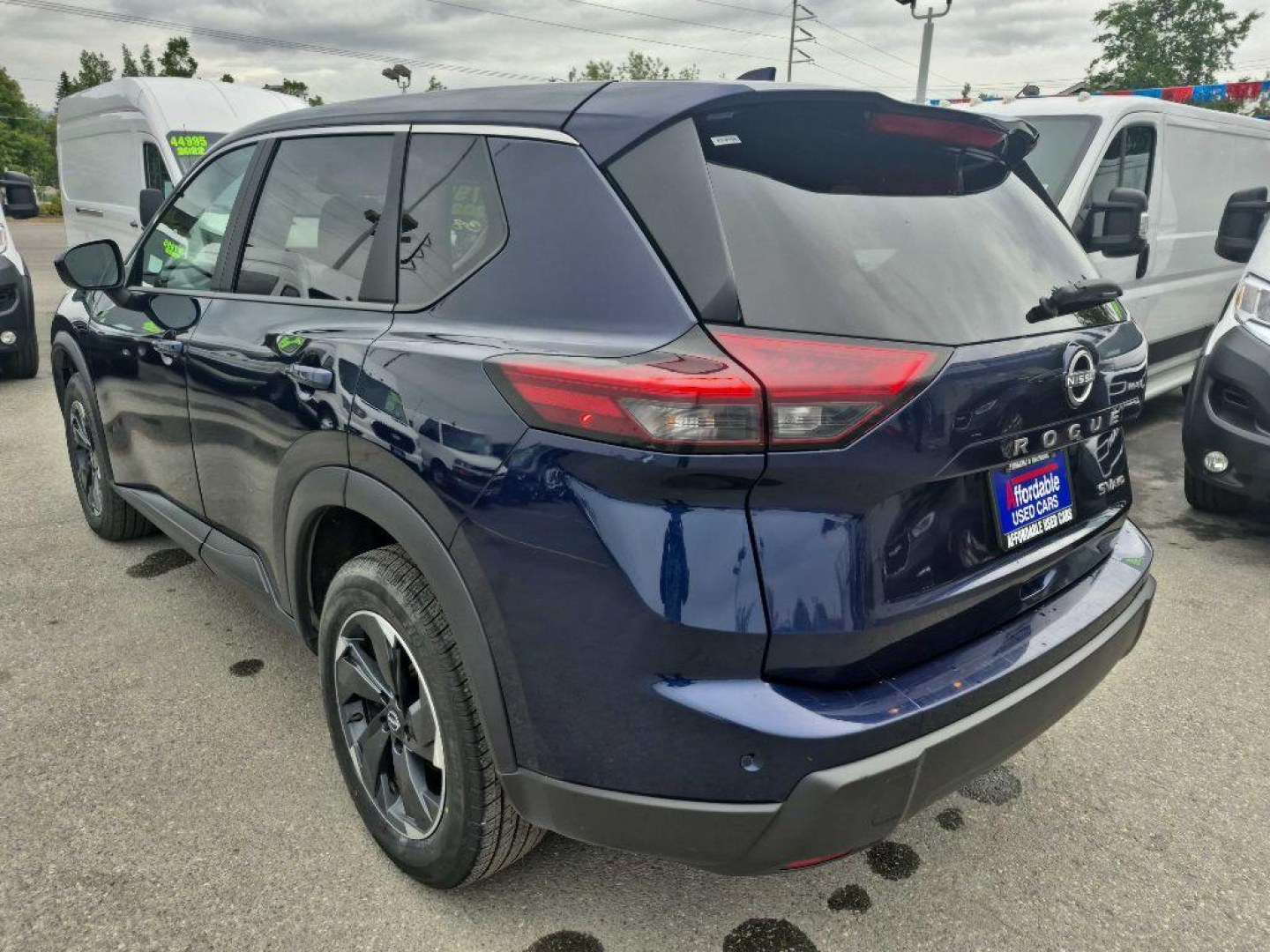 2024 BLUE NISSAN ROGUE SV SV (5N1BT3BB7RC) with an 1.5L engine, Continuously Variable transmission, located at 929 East 8th Ave, Anchorage, AK, 99501, (907) 274-2277, 61.214783, -149.866074- Photo#2