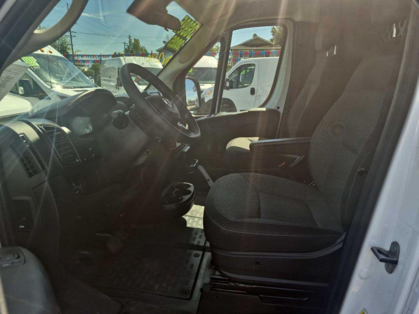 2025 WHITE RAM PROMASTER 2500 2500 STANDARD (3C6LRVVG7SE) with an 3.6L engine, Automatic transmission, located at 929 East 8th Ave, Anchorage, AK, 99501, (907) 274-2277, 61.214783, -149.866074 - Photo#3