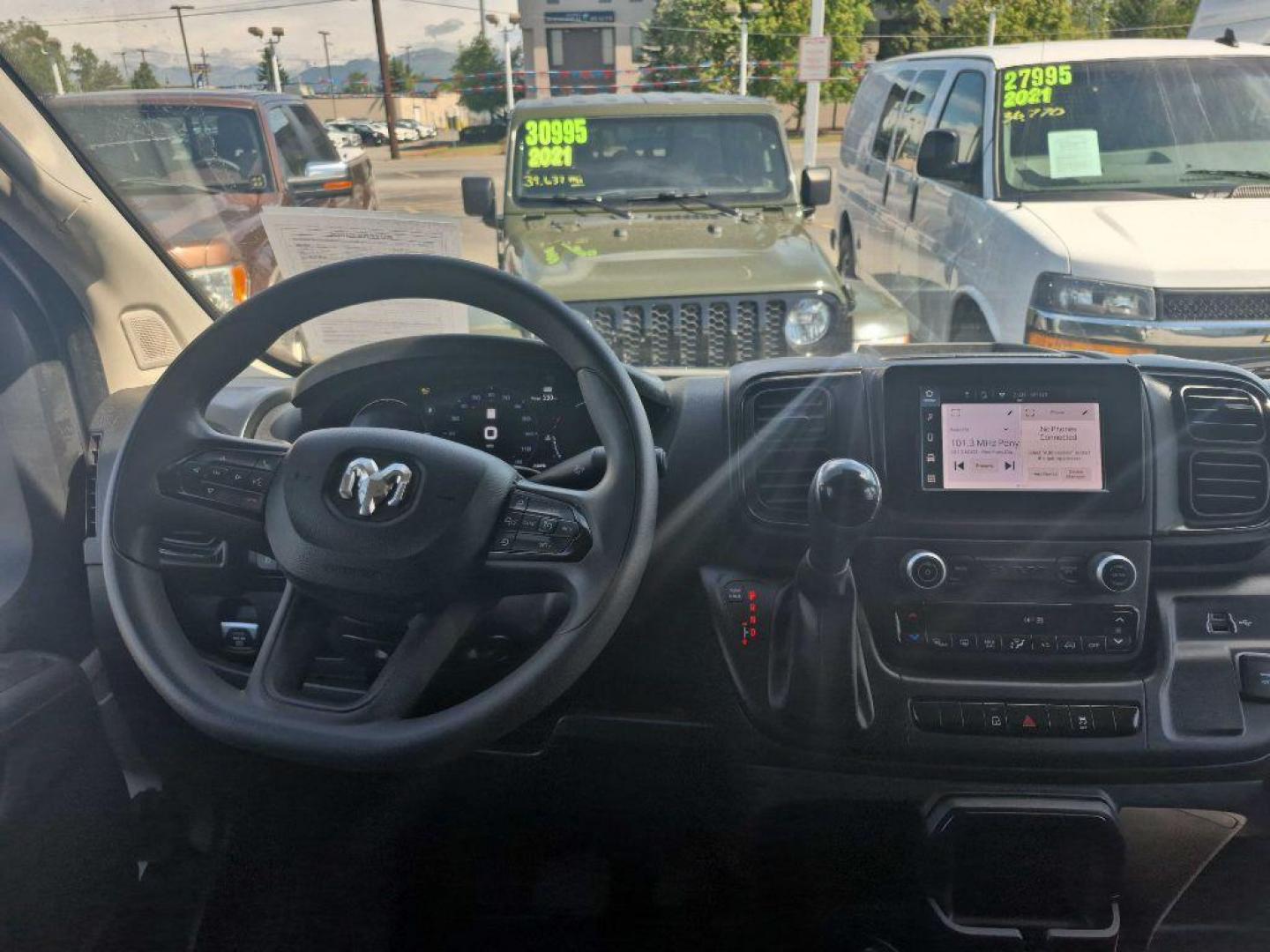 2025 WHITE RAM PROMASTER 2500 2500 STANDARD (3C6LRVVG7SE) with an 3.6L engine, Automatic transmission, located at 929 East 8th Ave, Anchorage, AK, 99501, (907) 274-2277, 61.214783, -149.866074 - Photo#4