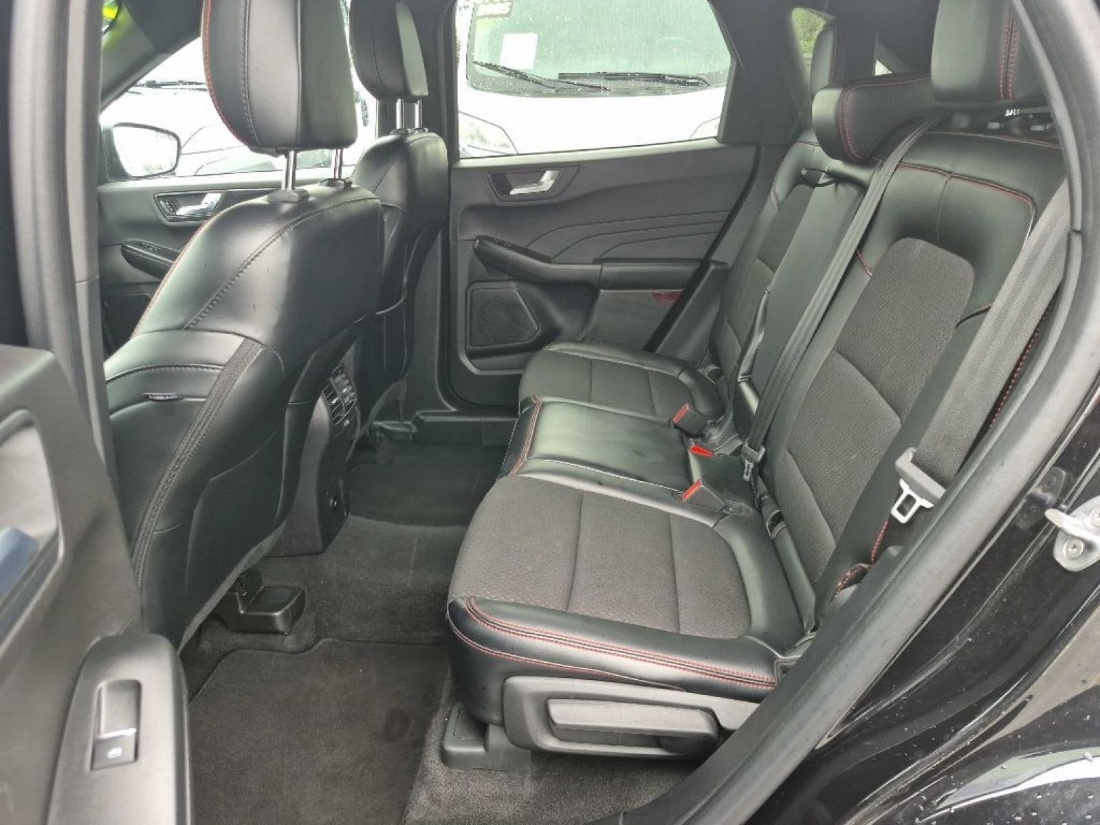 2024 BLACK FORD ESCAPE ST LINE (1FMCU0MN0RU) with an 1.5L engine, Automatic transmission, located at 929 East 8th Ave, Anchorage, AK, 99501, (907) 274-2277, 61.214783, -149.866074 - Photo#3