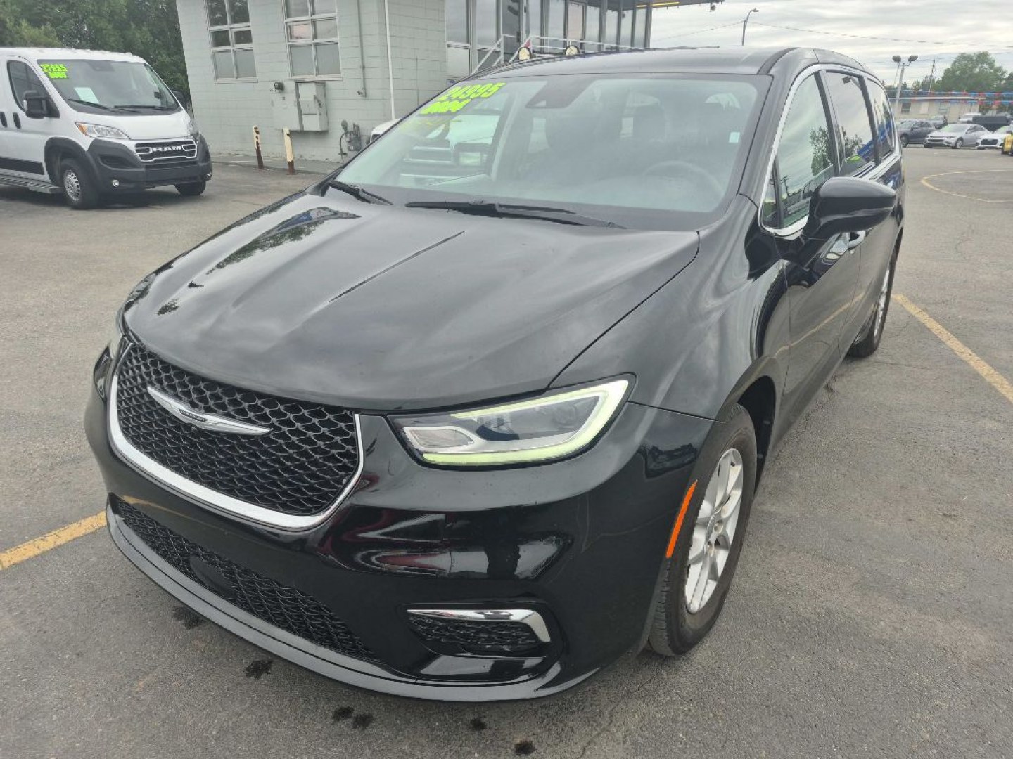 2024 BLACK CHRYSLER PACIFICA TOURING L (2C4RC1BG9RR) with an 3.6L engine, Automatic transmission, located at 929 East 8th Ave, Anchorage, AK, 99501, (907) 274-2277, 61.214783, -149.866074- Photo#0