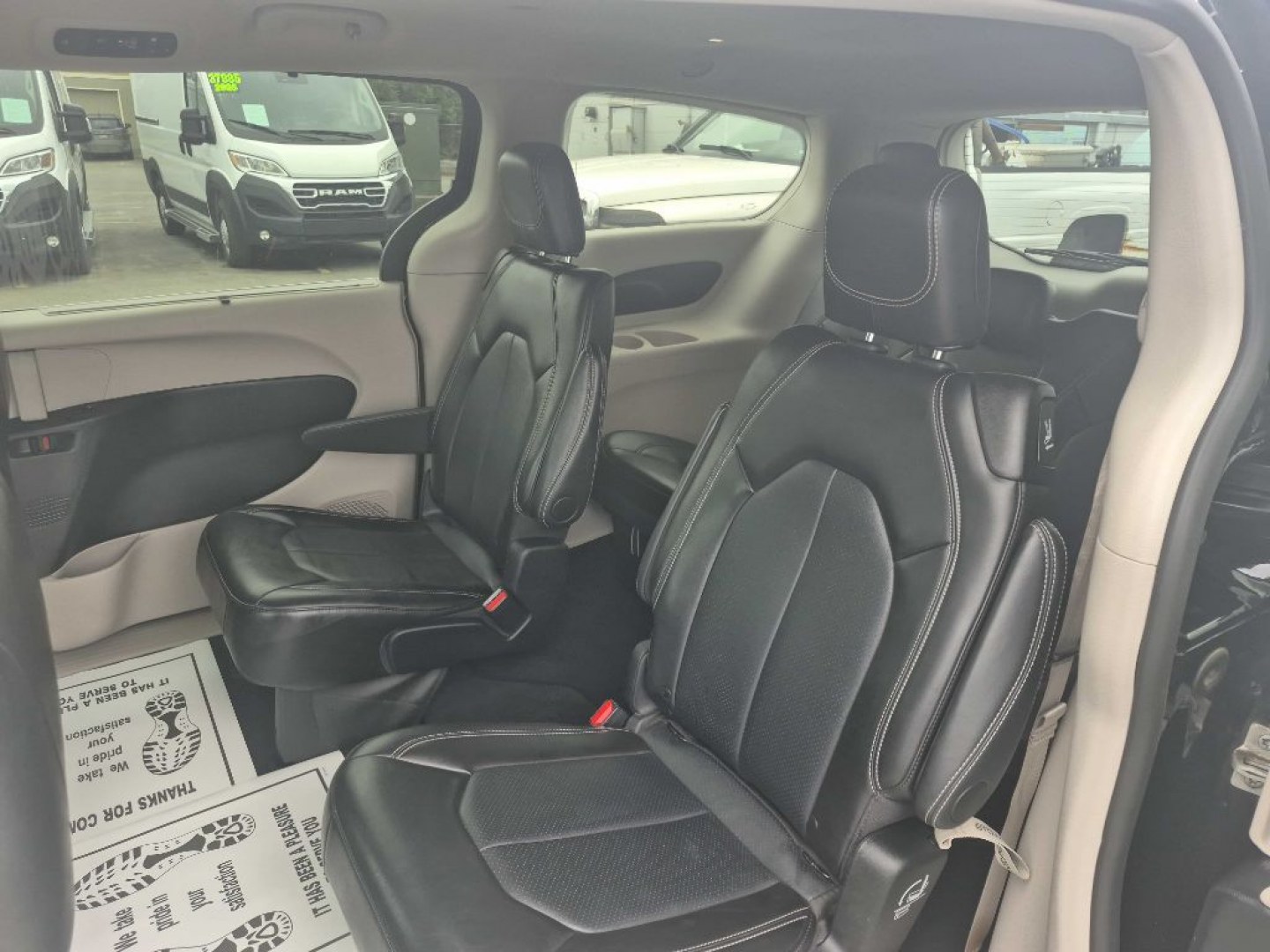 2024 BLACK CHRYSLER PACIFICA TOURING L (2C4RC1BG9RR) with an 3.6L engine, Automatic transmission, located at 929 East 8th Ave, Anchorage, AK, 99501, (907) 274-2277, 61.214783, -149.866074- Photo#3