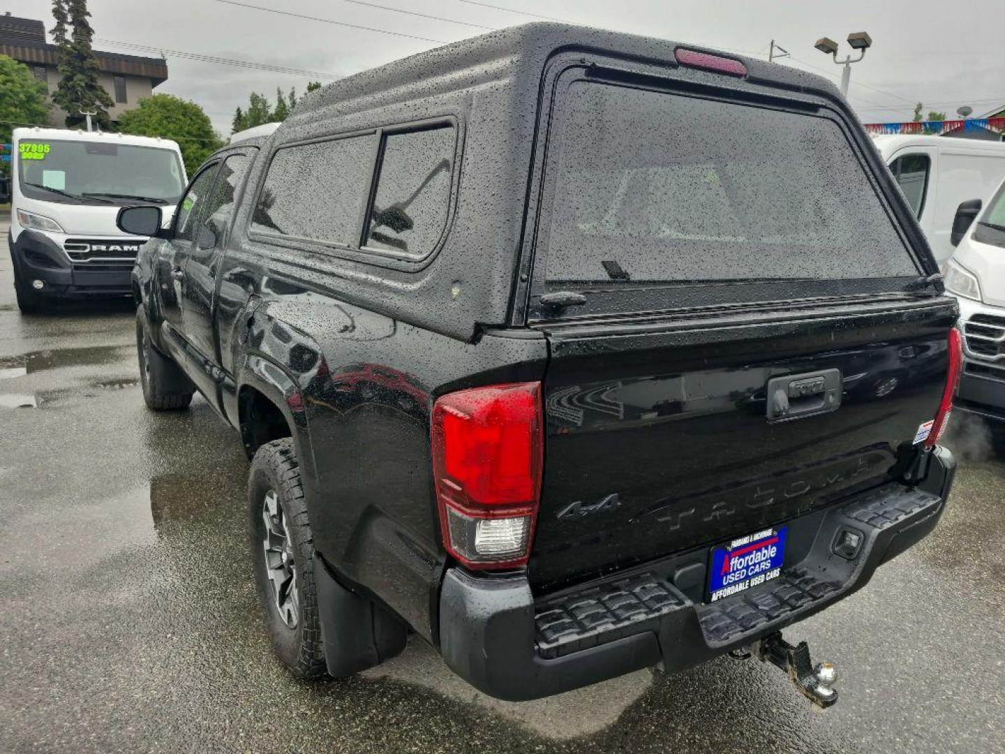 2018 BLACK TOYOTA TACOMA ACCESS CAB (5TFSX5EN7JX) with an 2.7L engine, Automatic transmission, located at 929 East 8th Ave, Anchorage, AK, 99501, (907) 274-2277, 61.214783, -149.866074- Photo#2