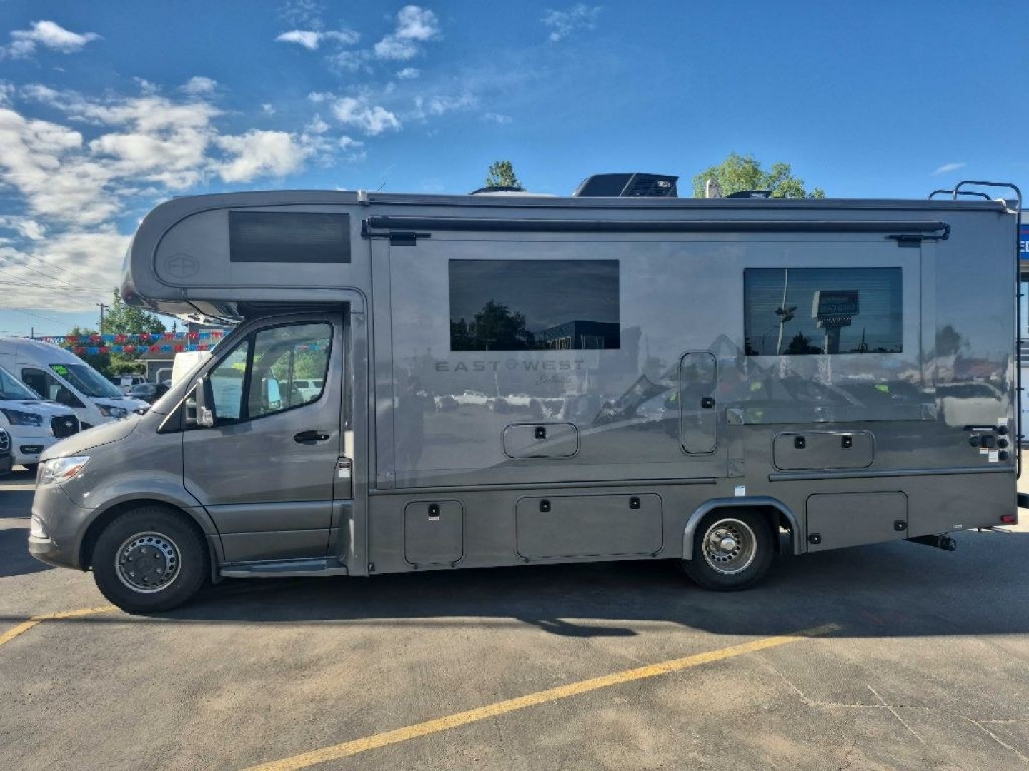2025 GRAY FOREST RIVER M-24FM ENTRADA (W1X8N33Y1PN) with an 2.0L engine, Automatic transmission, located at 929 East 8th Ave, Anchorage, AK, 99501, (907) 274-2277, 61.214783, -149.866074- Photo#1