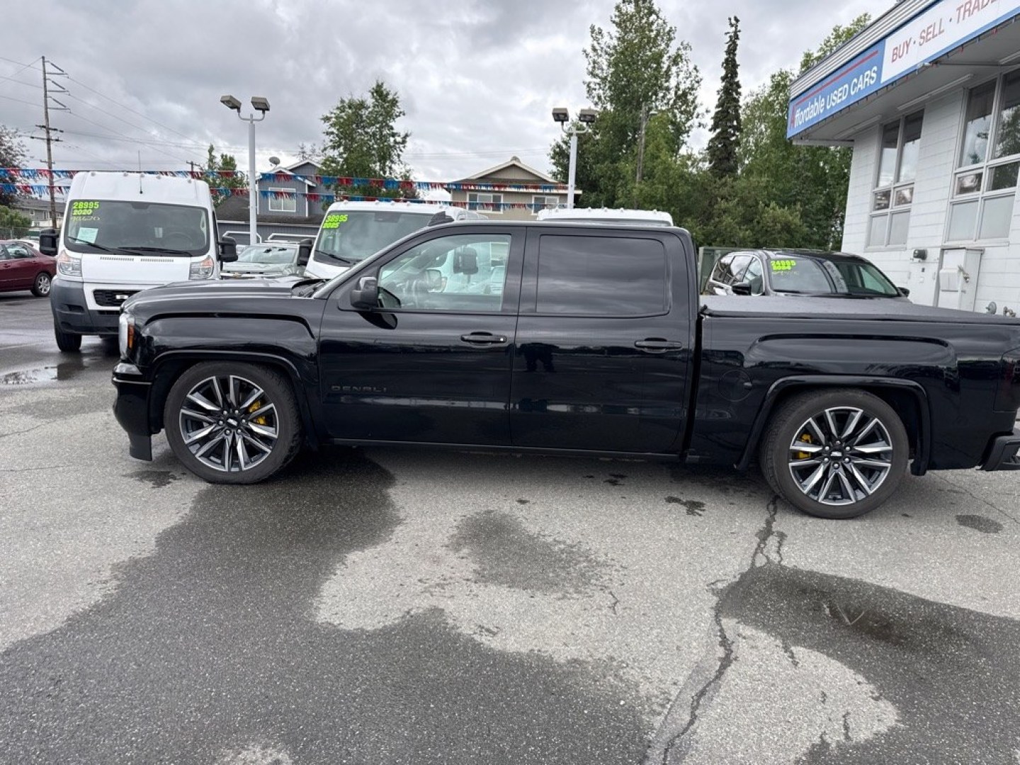 2016 BLACK GMC SIERRA 1500 DENALI (3GTU2PEJ6GG) with an 6.2L engine, Automatic transmission, located at 929 East 8th Ave, Anchorage, AK, 99501, (907) 274-2277, 61.214783, -149.866074- Photo#1