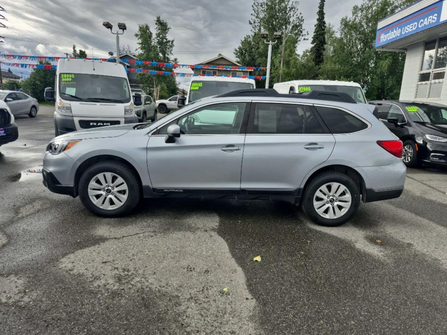 2017 SILVER SUBARU OUTBACK 2.5I PREMIUM (4S4BSACC5H3) with an 2.5L engine, Continuously Variable transmission, located at 929 East 8th Ave, Anchorage, AK, 99501, (907) 274-2277, 61.214783, -149.866074- Photo#1