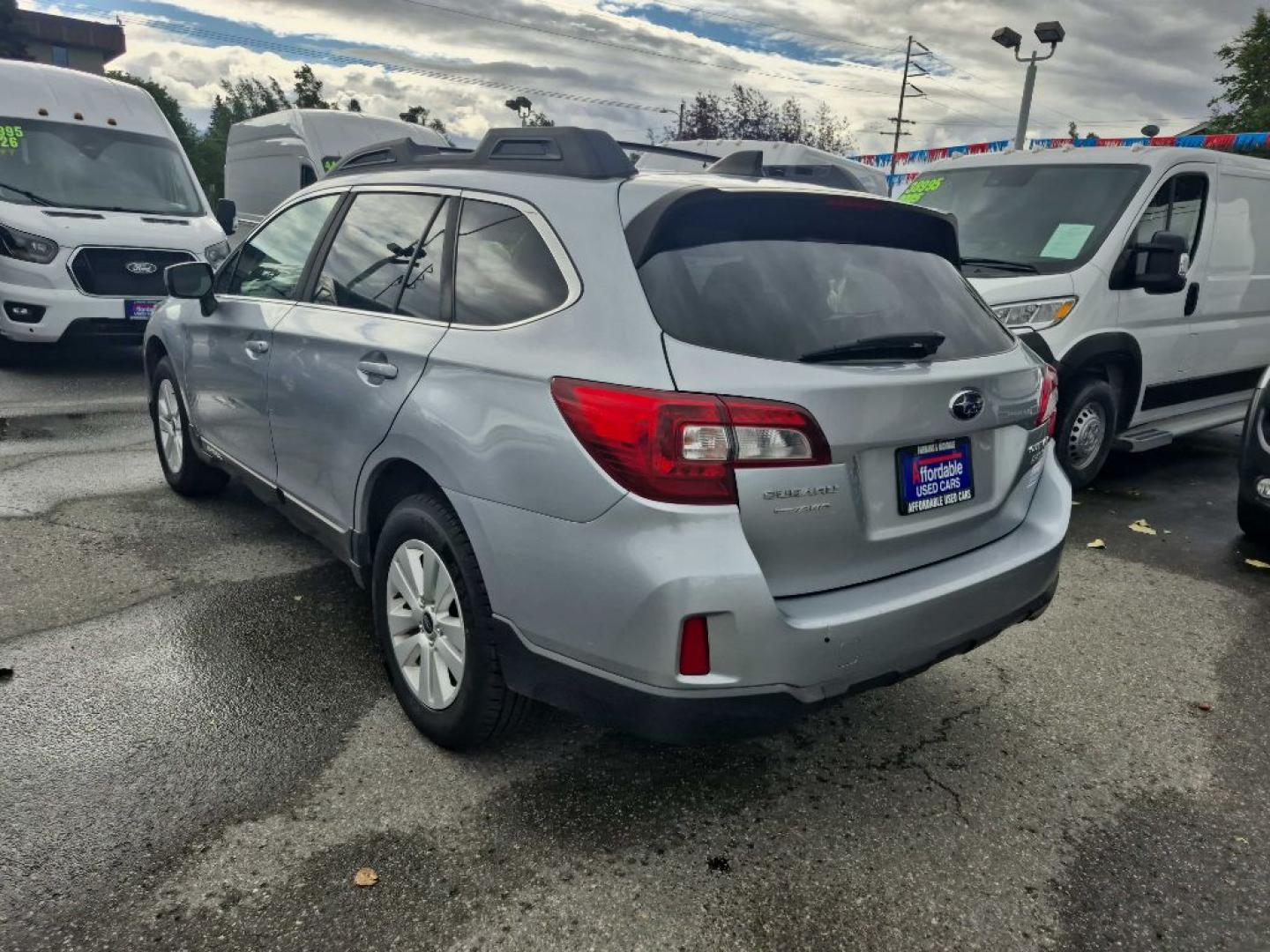 2017 SILVER SUBARU OUTBACK 2.5I PREMIUM (4S4BSACC5H3) with an 2.5L engine, Continuously Variable transmission, located at 929 East 8th Ave, Anchorage, AK, 99501, (907) 274-2277, 61.214783, -149.866074- Photo#2
