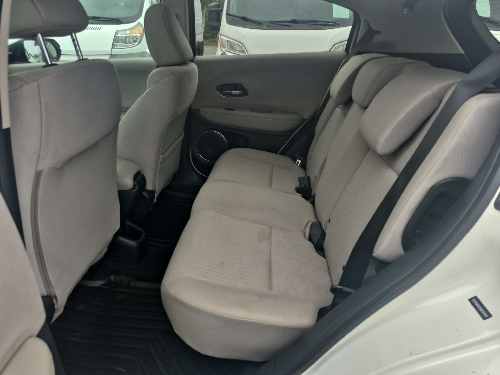 2016 WHITE HONDA HR-V EX (3CZRU6H53GM) with an 1.8L engine, Continuously Variable transmission, located at 929 East 8th Ave, Anchorage, AK, 99501, (907) 274-2277, 61.214783, -149.866074 - Photo#3