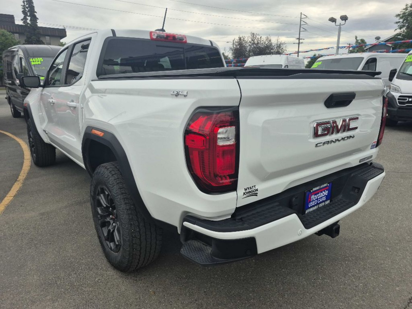 2024 WHITE GMC CANYON ELEVATION (1GTP6BEK4R1) with an 2.7L engine, Automatic transmission, located at 929 East 8th Ave, Anchorage, AK, 99501, (907) 274-2277, 61.214783, -149.866074 - Photo#2
