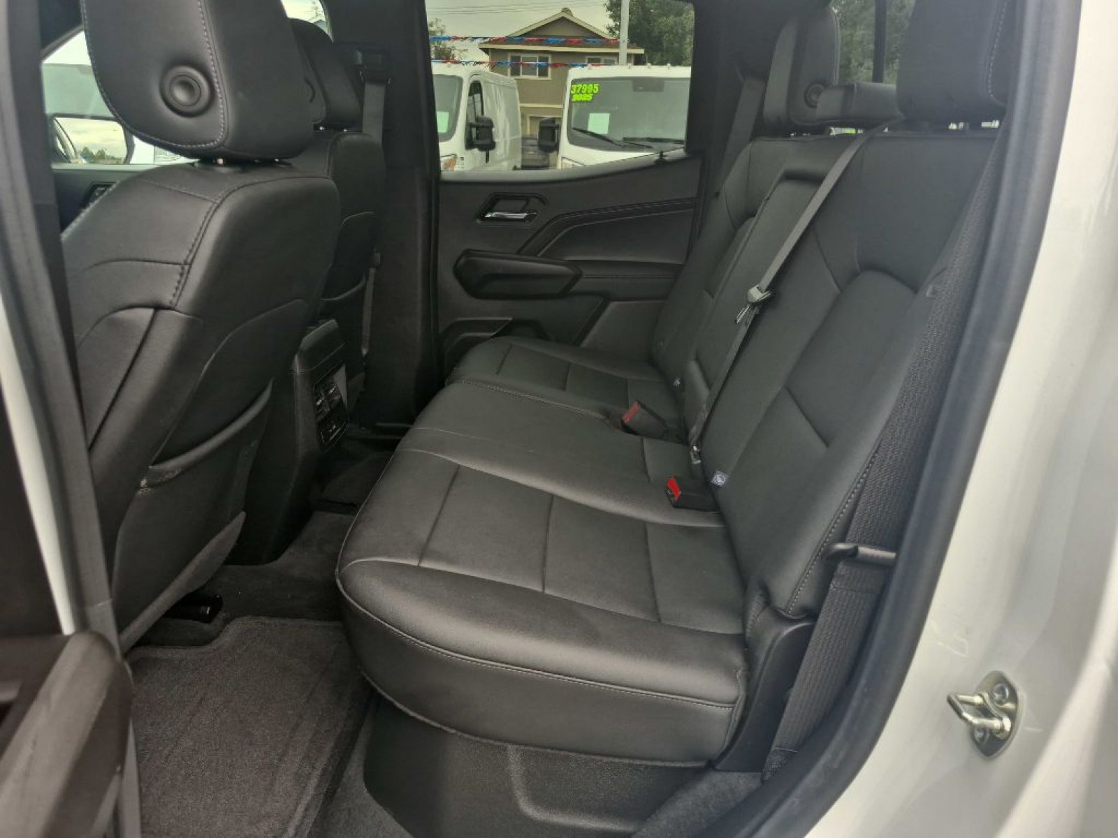 2024 WHITE GMC CANYON ELEVATION (1GTP6BEK4R1) with an 2.7L engine, Automatic transmission, located at 929 East 8th Ave, Anchorage, AK, 99501, (907) 274-2277, 61.214783, -149.866074 - Photo#3
