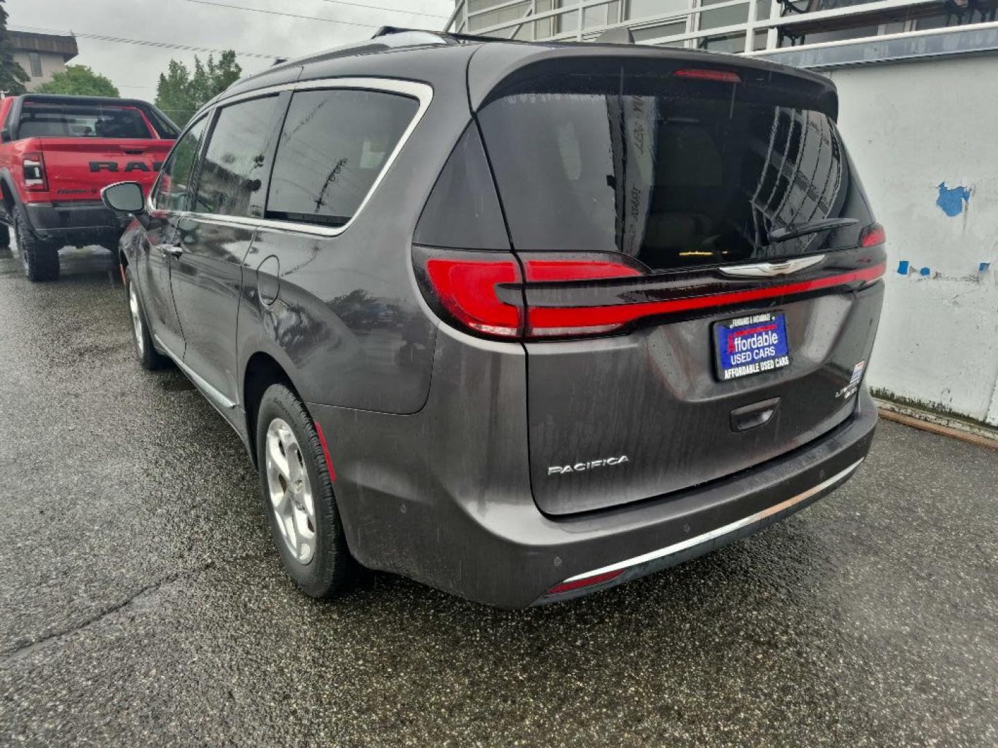 2021 GRAY CHRYSLER PACIFICA LIMITED (2C4RC3GG7MR) with an 3.6L engine, Automatic transmission, located at 929 East 8th Ave, Anchorage, AK, 99501, (907) 274-2277, 61.214783, -149.866074- Photo#2