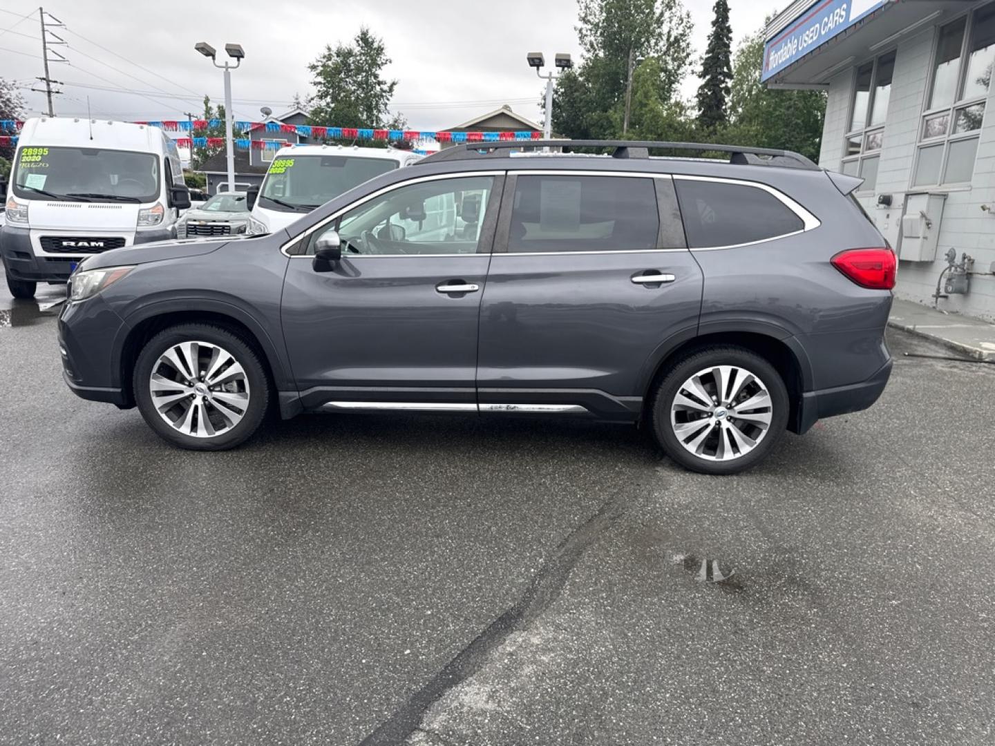 2019 GRAY SUBARU ASCENT TOURING (4S4WMARD5K3) with an 2.4L engine, Automatic transmission, located at 929 East 8th Ave, Anchorage, AK, 99501, (907) 274-2277, 61.214783, -149.866074- Photo#4