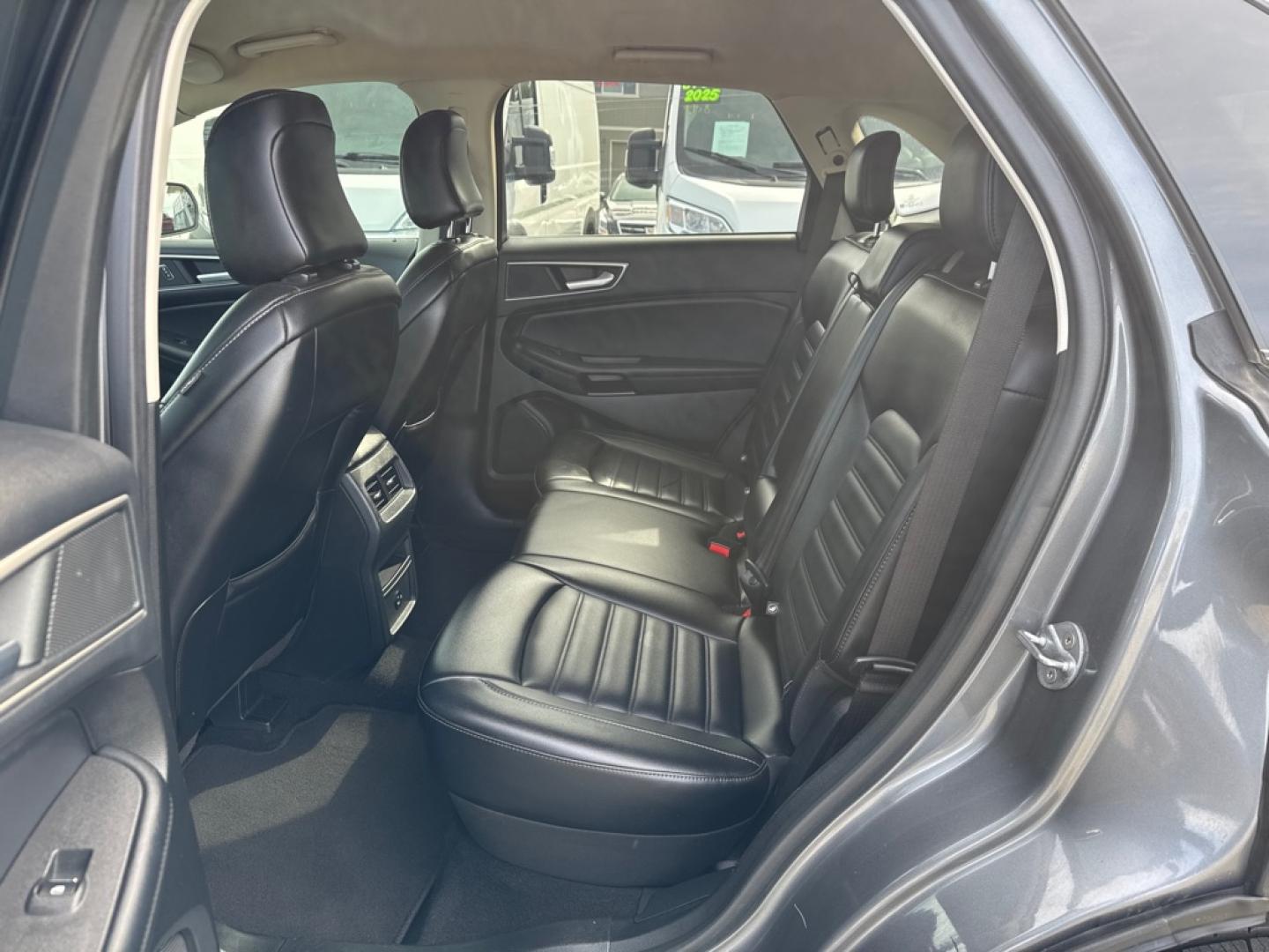 2022 SILVER FORD EDGE SEL (2FMPK4J99NB) with an 2.0L engine, Automatic transmission, located at 929 East 8th Ave, Anchorage, AK, 99501, (907) 274-2277, 61.214783, -149.866074- Photo#2