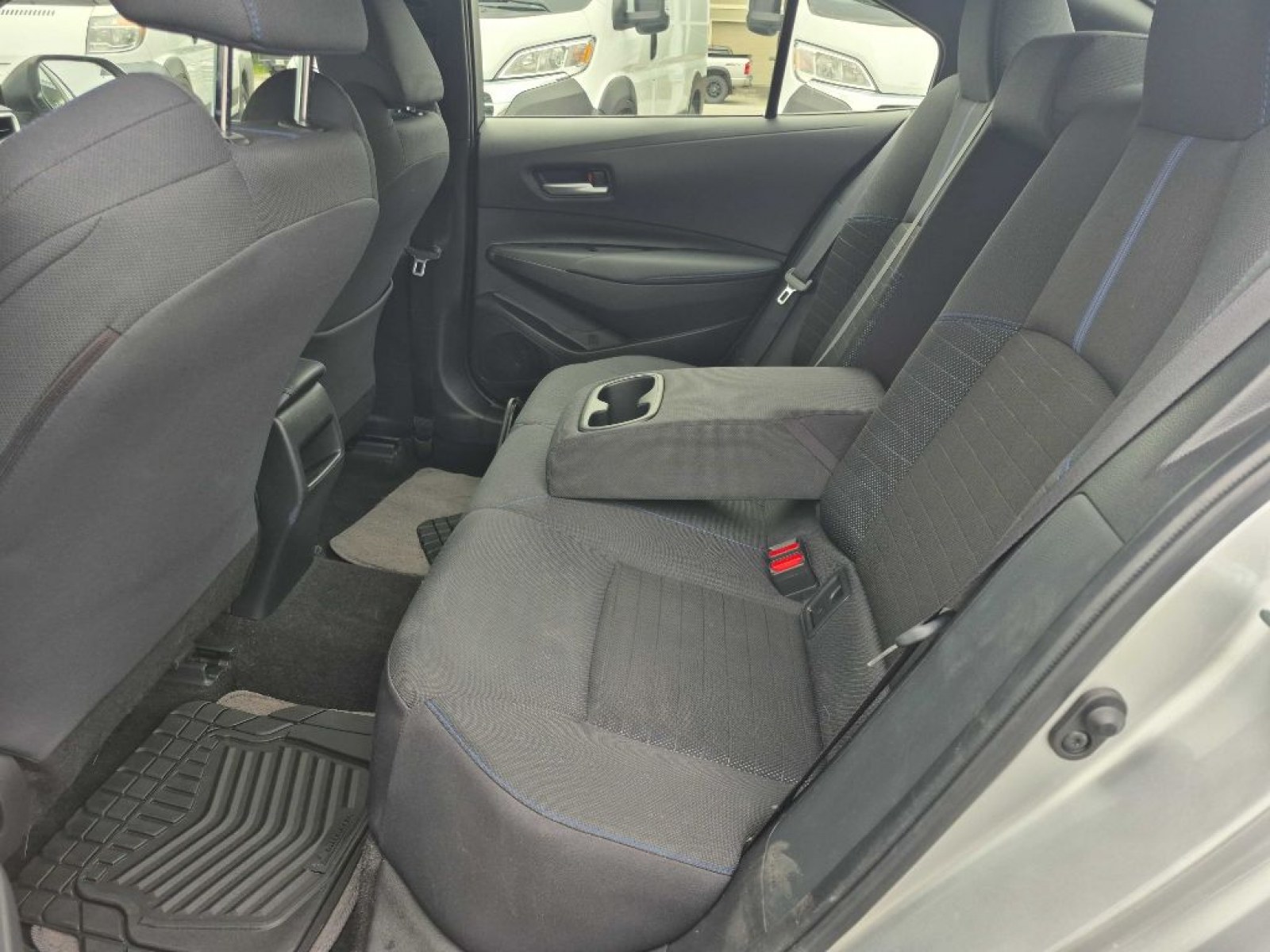 2021 SILVER TOYOTA COROLLA SE (JTDS4MCE0MJ) with an 2.0L engine, Automatic transmission, located at 929 East 8th Ave, Anchorage, AK, 99501, (907) 274-2277, 61.214783, -149.866074 - Photo#3