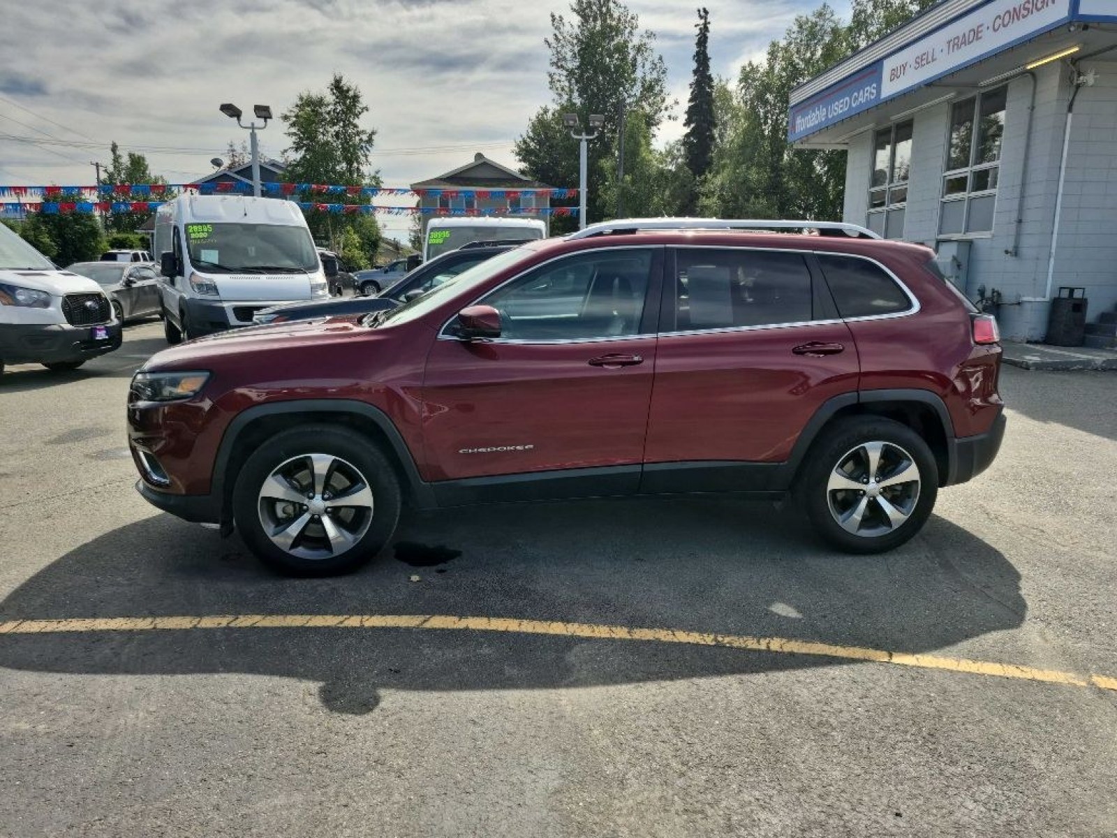 2019 RED JEEP CHEROKEE LIMITED (1C4PJMDN3KD) with an 2.0L engine, Automatic transmission, located at 929 East 8th Ave, Anchorage, AK, 99501, (907) 274-2277, 61.214783, -149.866074 - Photo#1