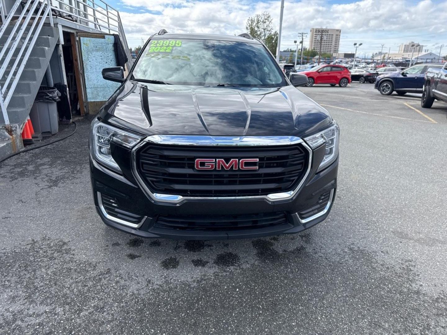 2022 BLACK GMC TERRAIN SLE (3GKALTEV3NL) with an 1.5L engine, Automatic transmission, located at 929 East 8th Ave, Anchorage, AK, 99501, (907) 274-2277, 61.214783, -149.866074- Photo#0