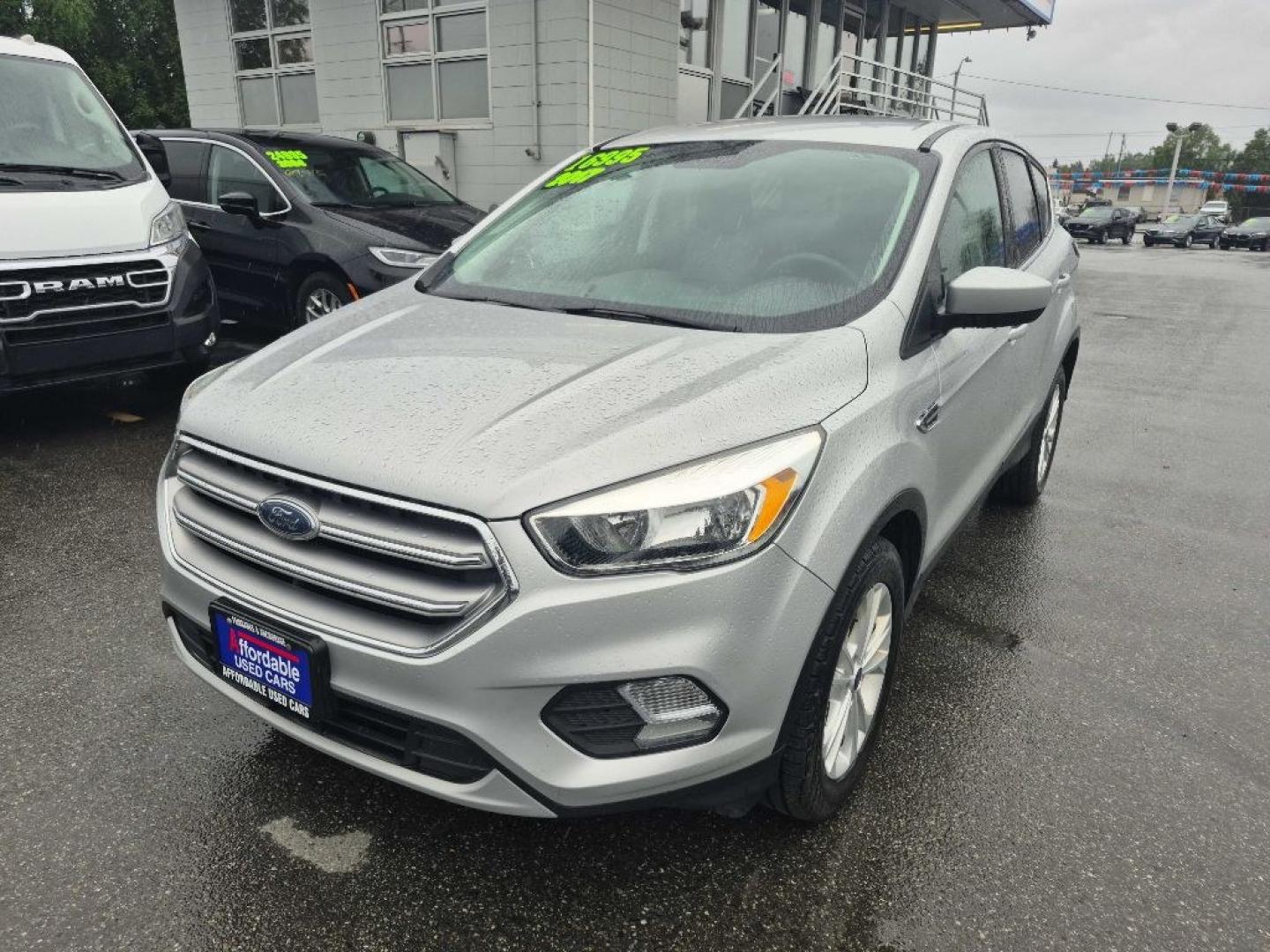 2017 SILVER FORD ESCAPE SE (1FMCU9GD2HU) with an 1.5L engine, Automatic transmission, located at 929 East 8th Ave, Anchorage, AK, 99501, (907) 274-2277, 61.214783, -149.866074- Photo#0
